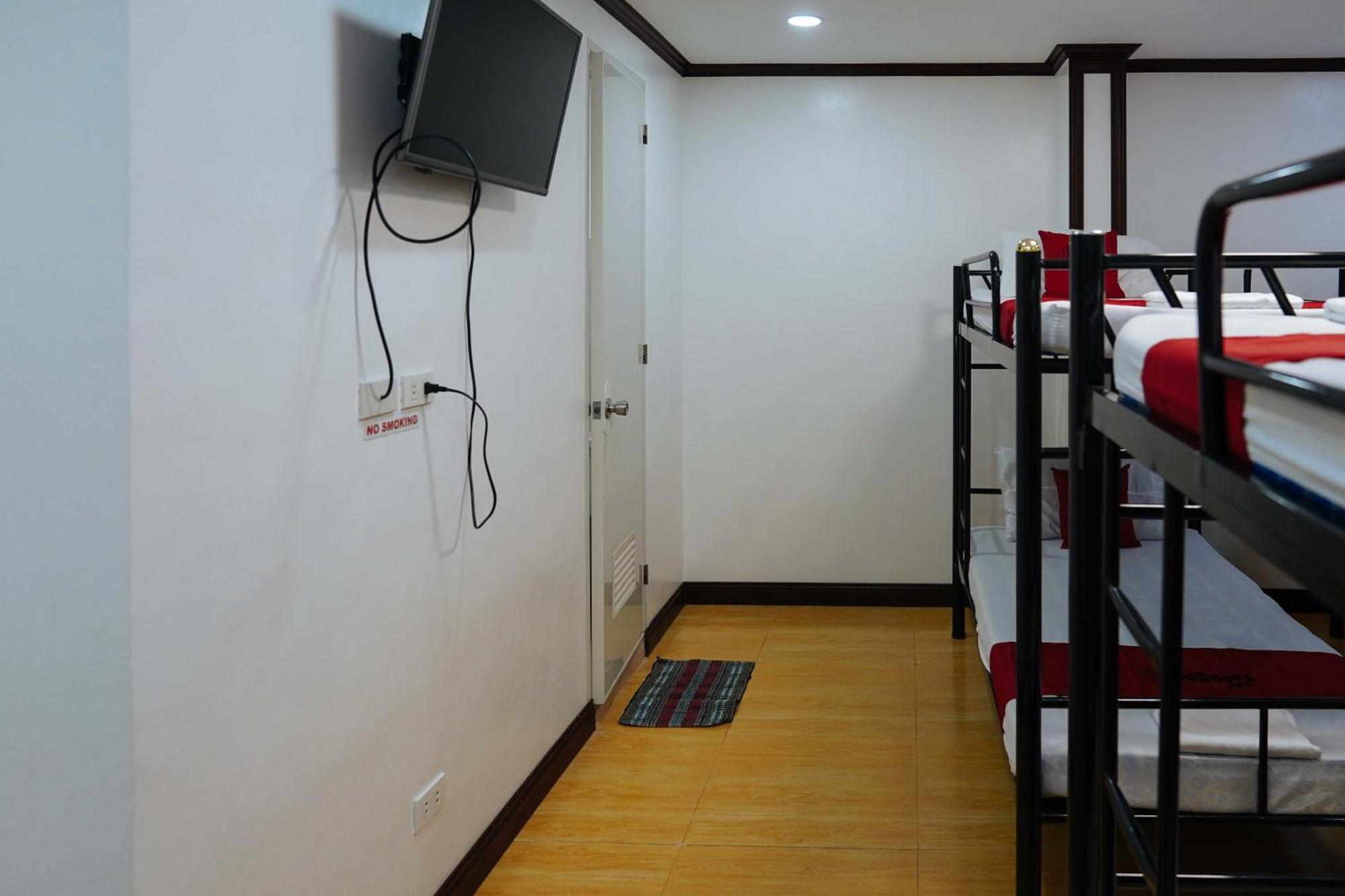Reddoorz At Billy's Guest house Oslob