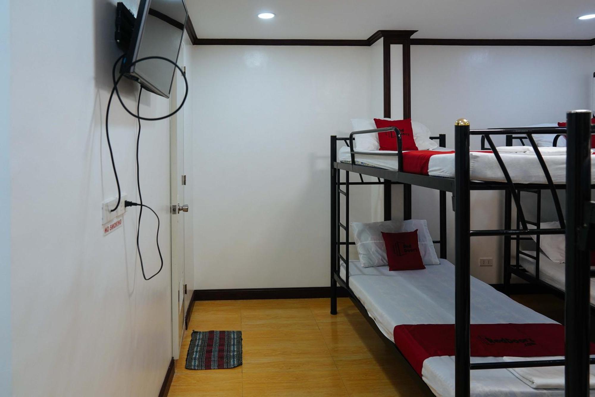 Guest house Reddoorz At Billy's Oslob