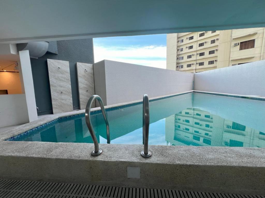 Apartment Cityscape Grand Tower Ayala Center