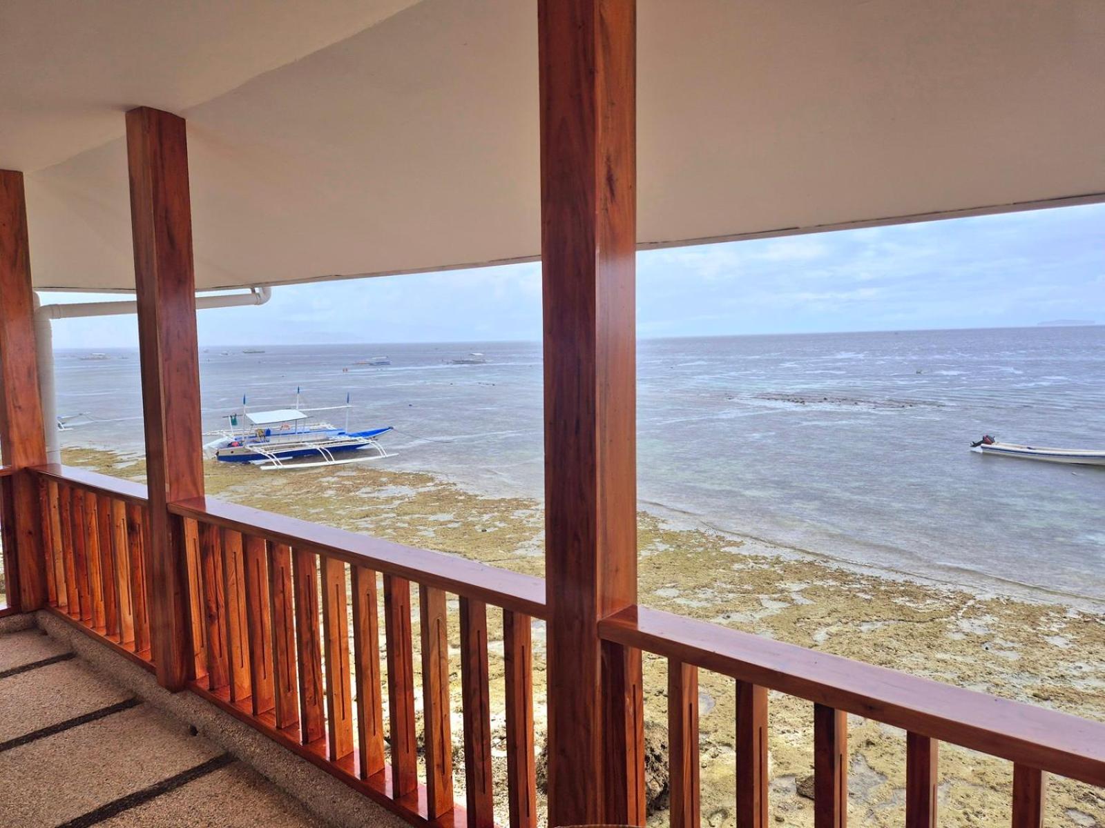 Resort Quo Vadis Dive Moalboal