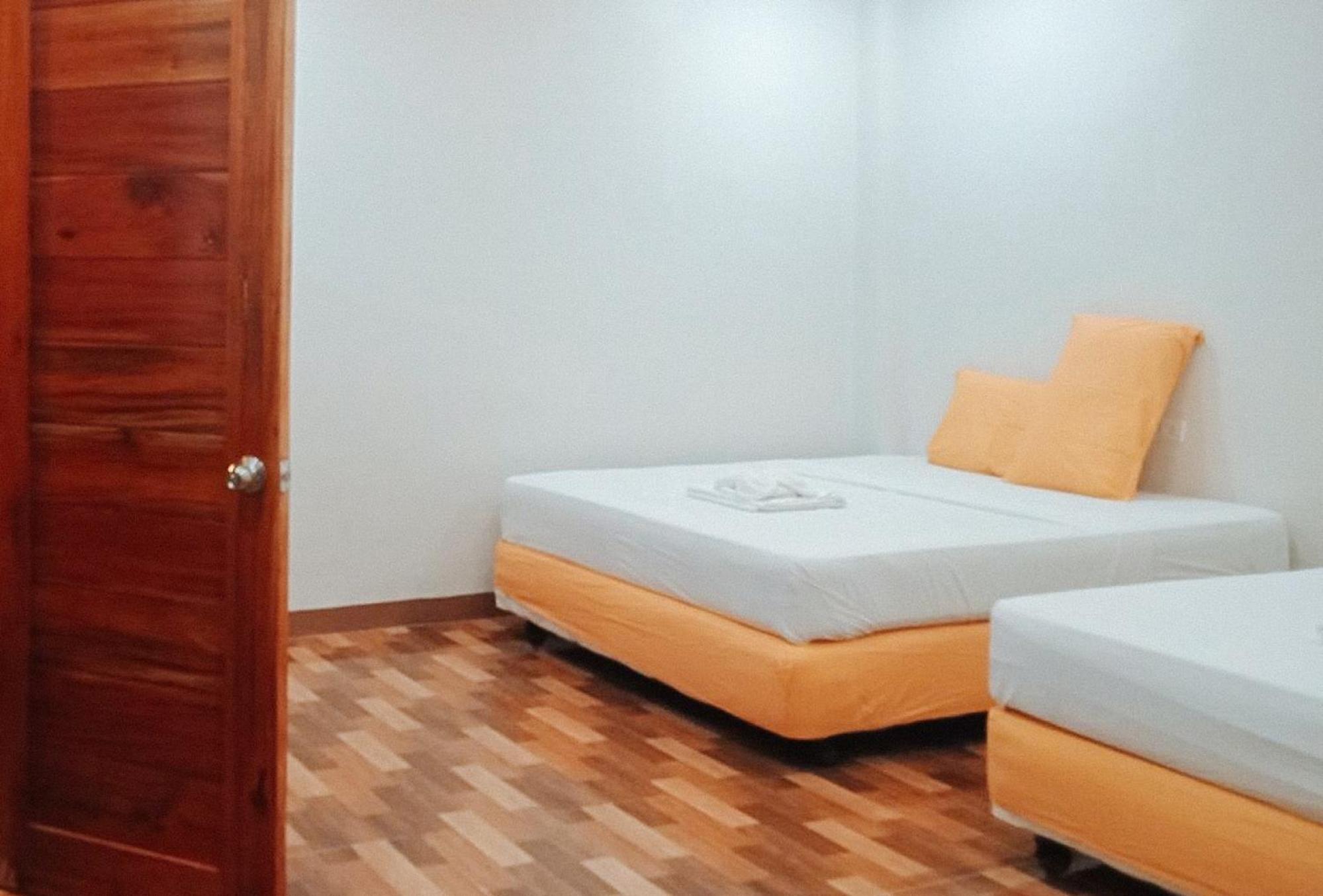 Reddoorz @ 4ks House Bogo Cebu