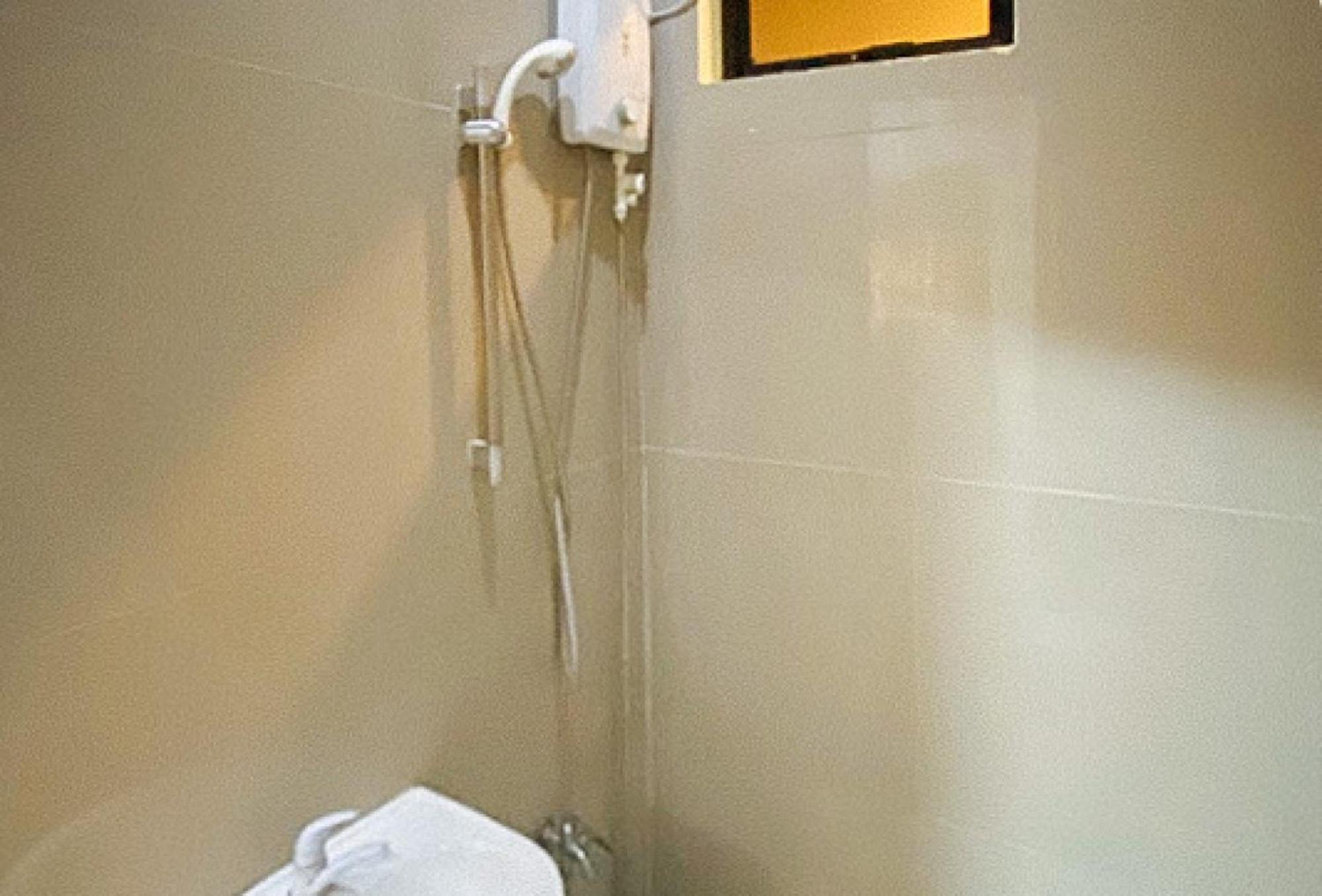 Hotel Reddoorz @ 4ks House Bogo Cebu