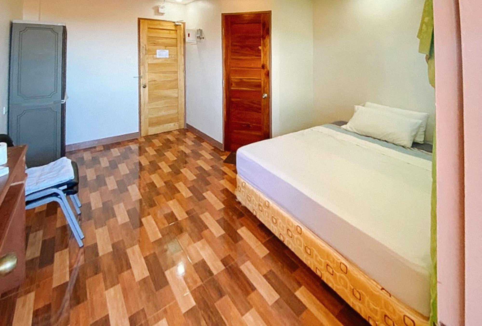 Reddoorz @ 4ks House Bogo Cebu *