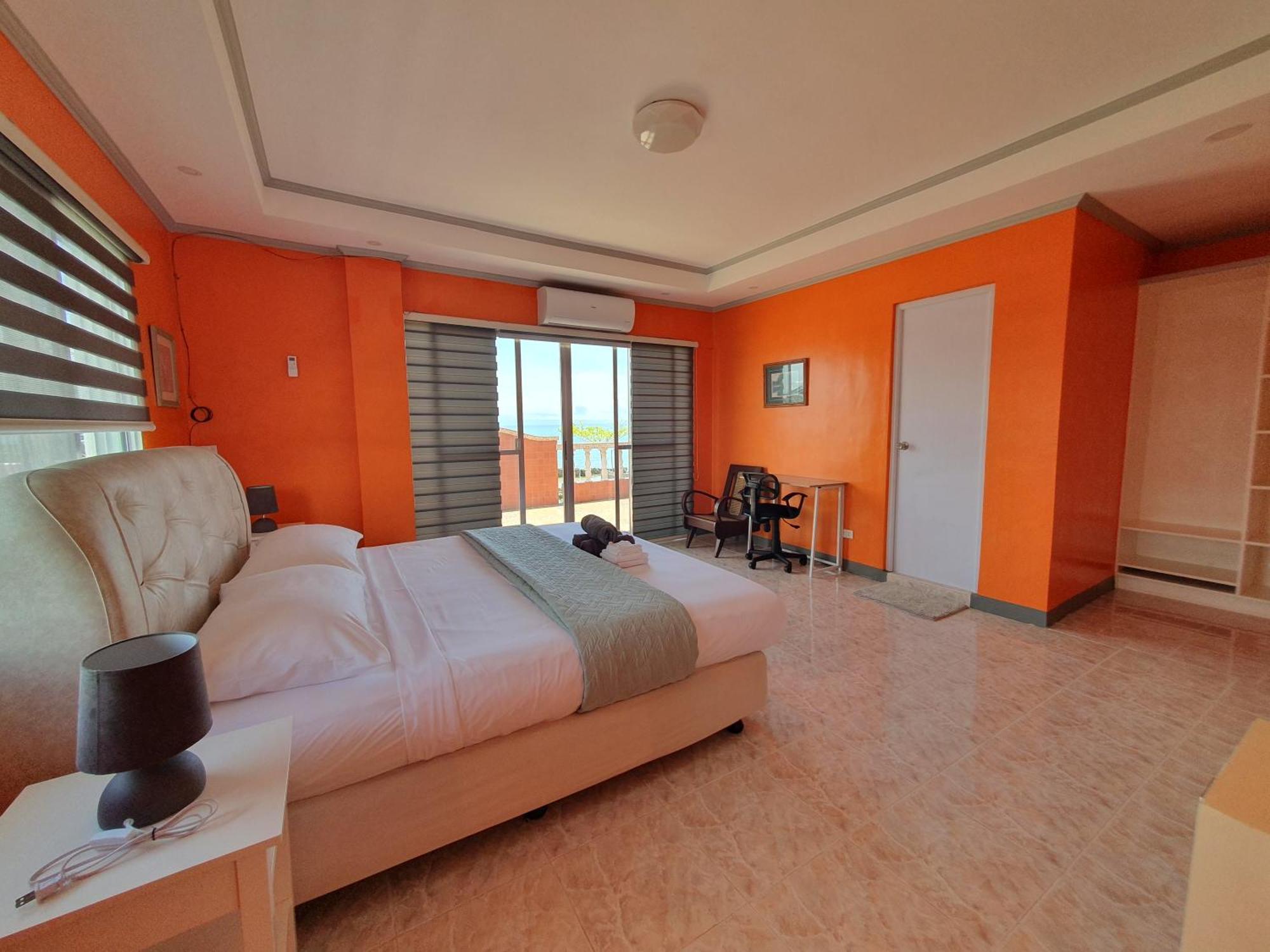 Apartment Simala House Beachfront 4br Retreat By The Sea *