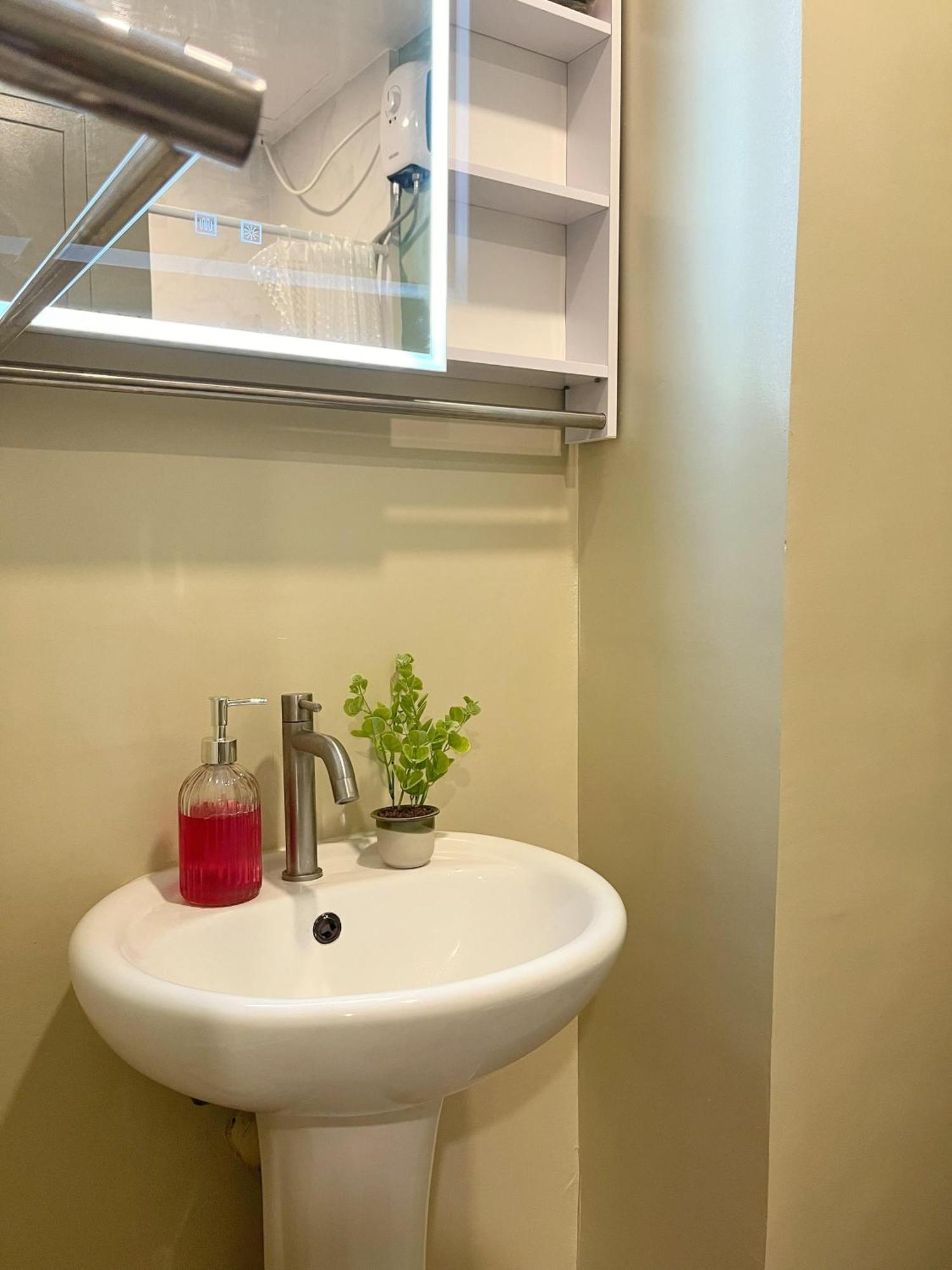 Aparthotel Cozy With Balcony Near Ayala Center