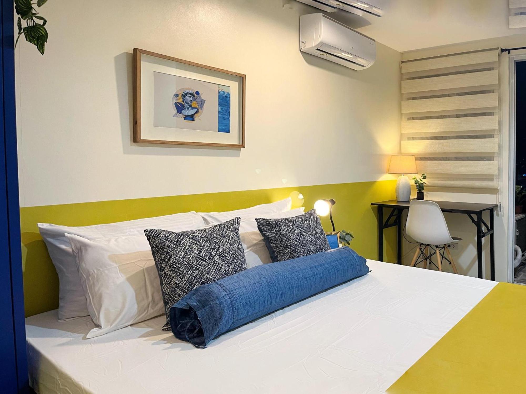 Cozy With Balcony Near Ayala Center Aparthotel *