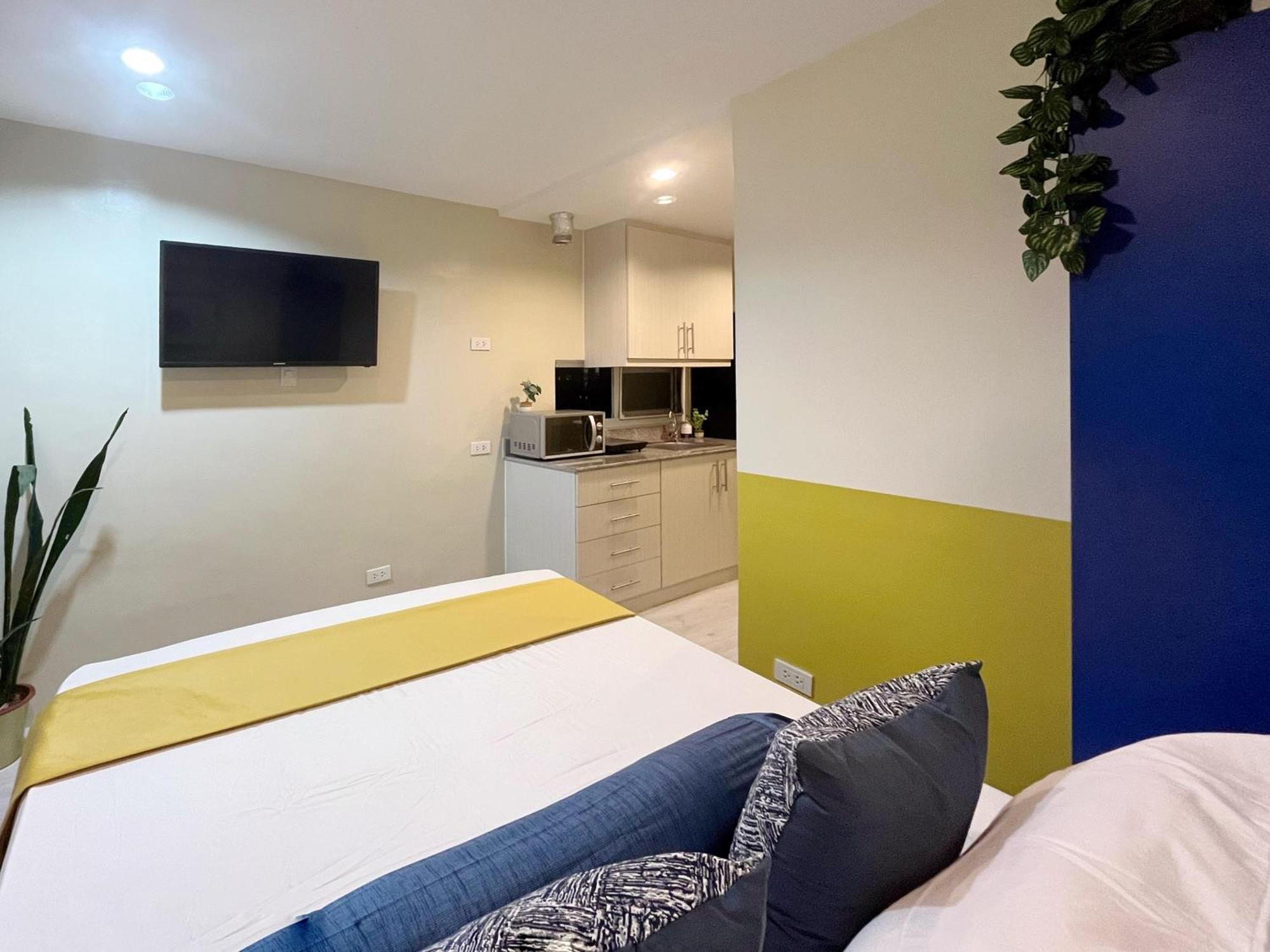 Cozy With Balcony Near Ayala Center Cebu