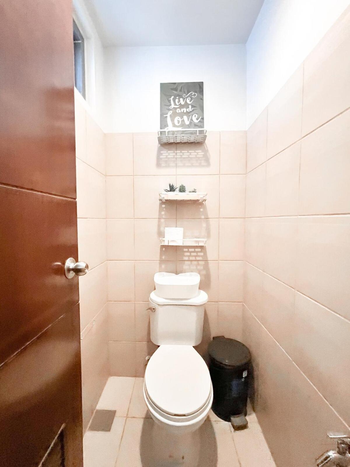 Cozy 2br Mactan Newtown Access Apartment Lapu-Lapu City