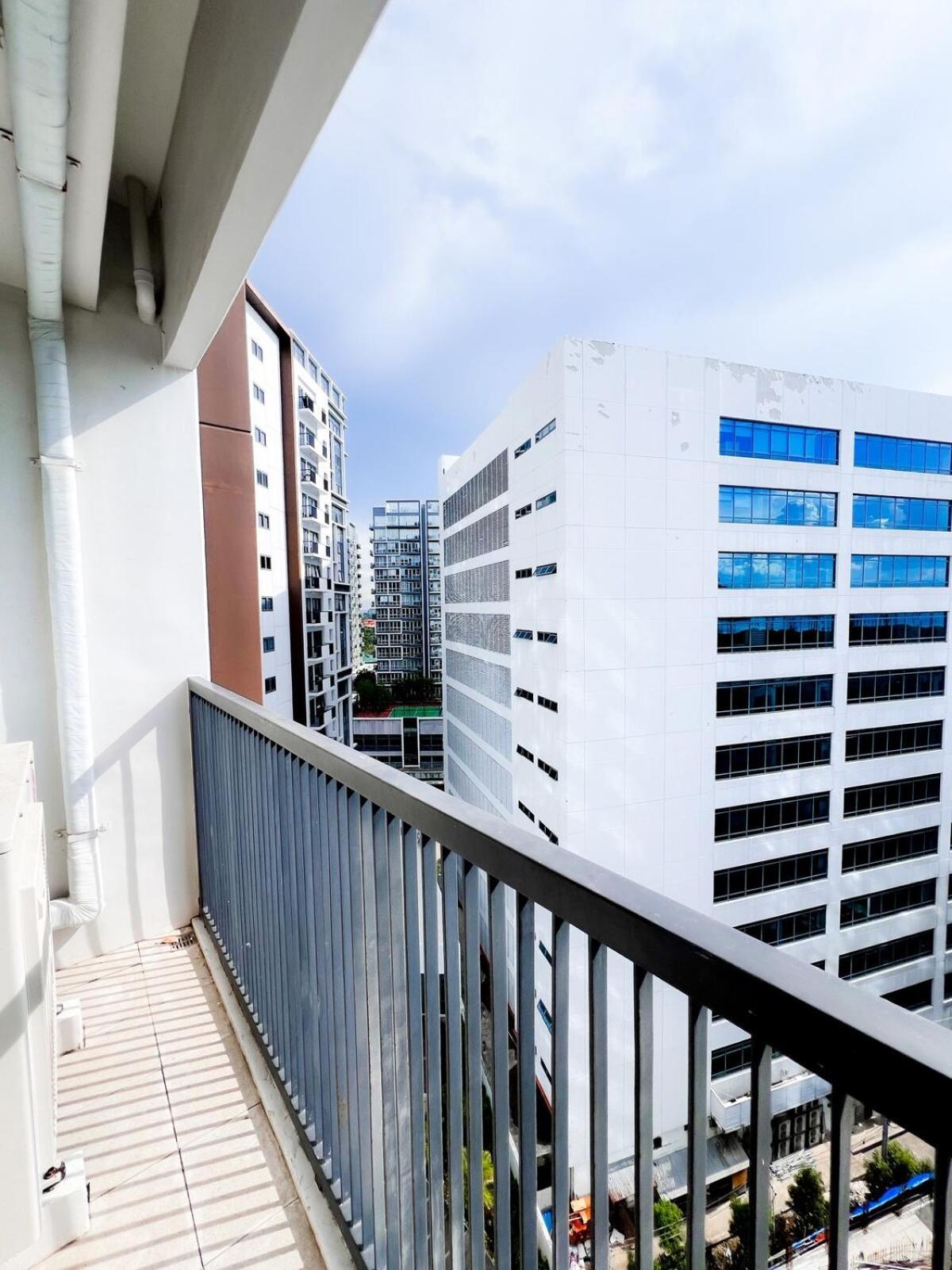 Cozy 2br Mactan Newtown Access Apartment Lapu-Lapu City