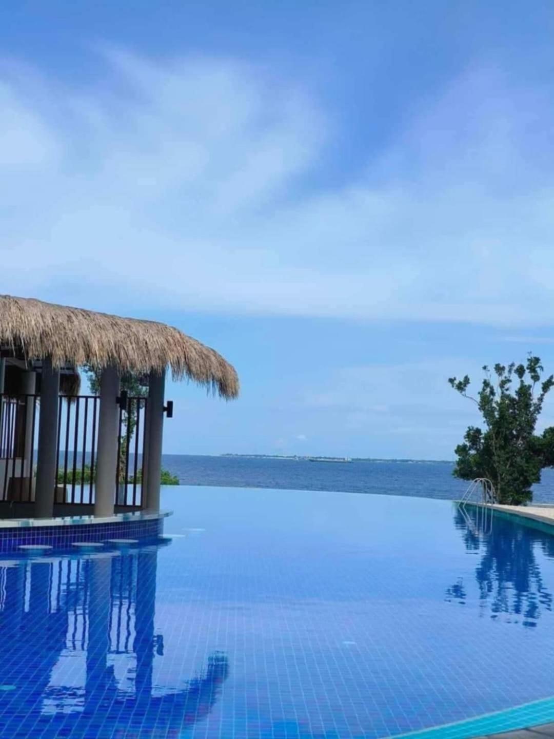 Mactan Newtown With Sea And Mountain View * Punta Engano (Mactan)