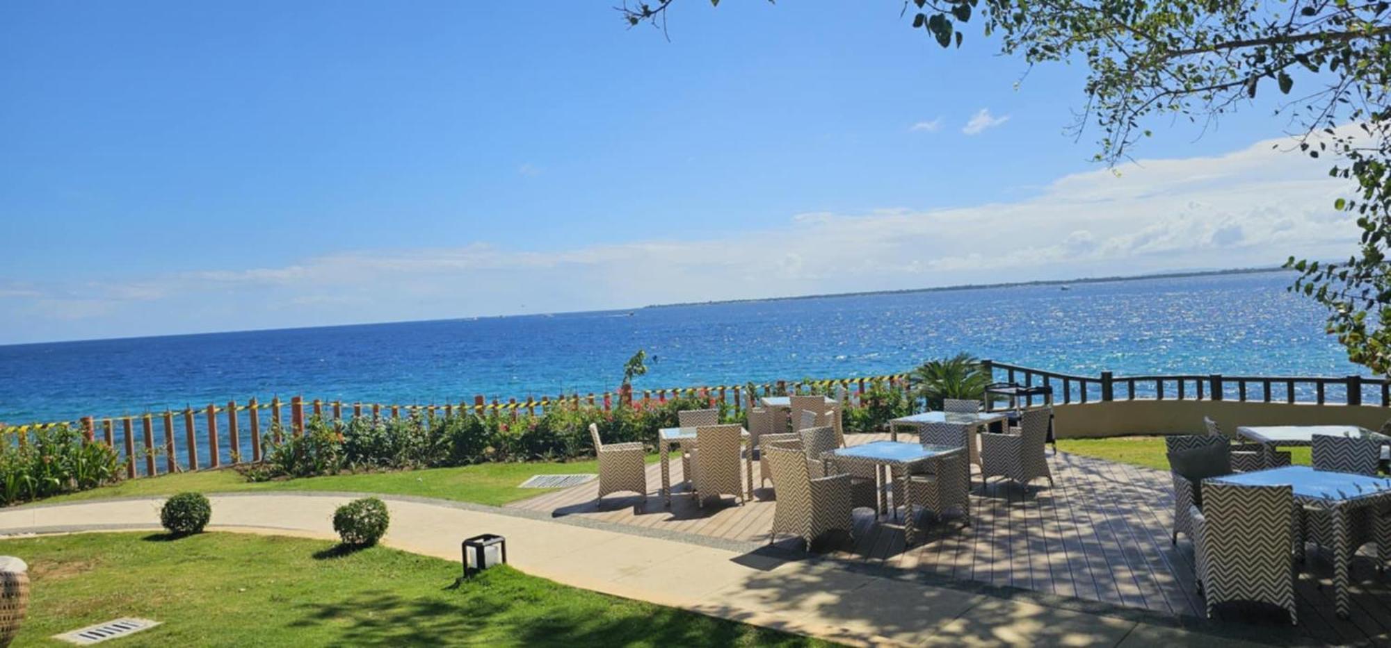 Aparthotel Mactan Newtown With Sea And Mountain View
