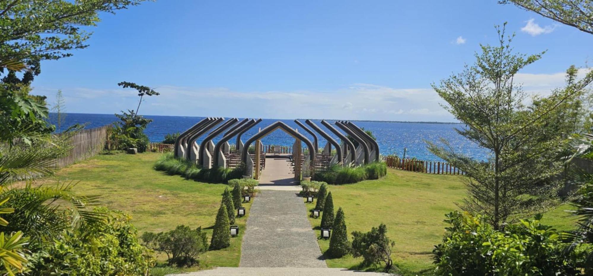 Aparthotel Mactan Newtown With Sea And Mountain View