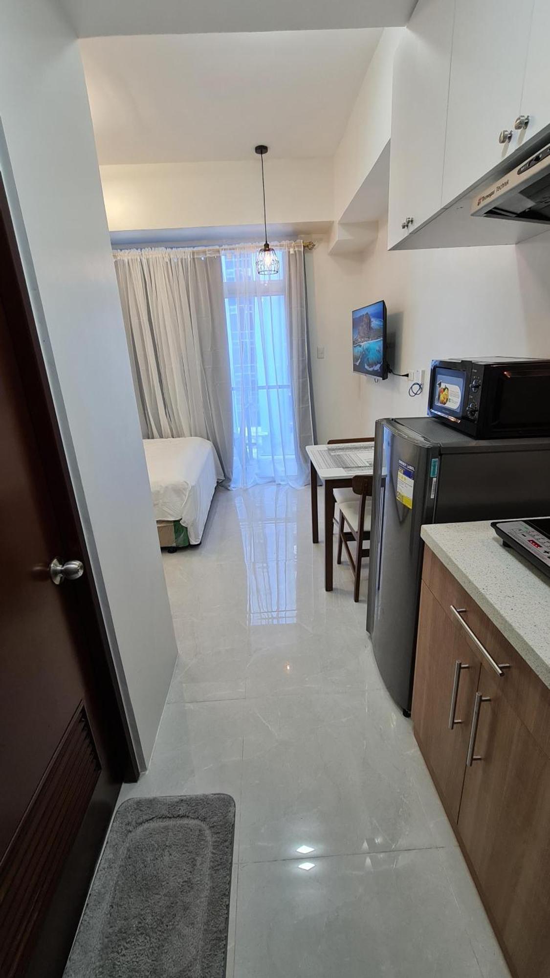 Aparthotel Rob's Ph 420 Mivela Garden Residences *