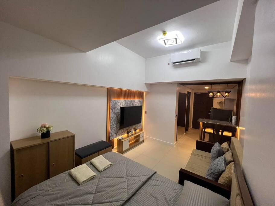 Unit Located At 38 Park Avenue In It Park * Cebu