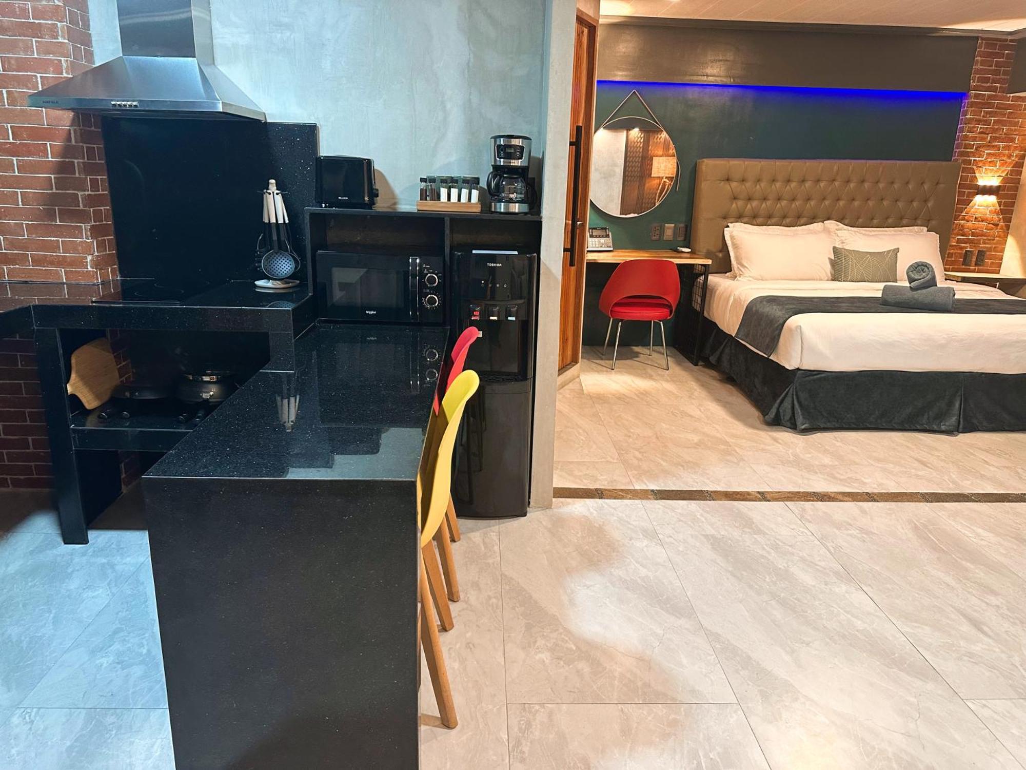 Blue Tulip - 4mins From Mactan Airport Hotel Lapu-Lapu City