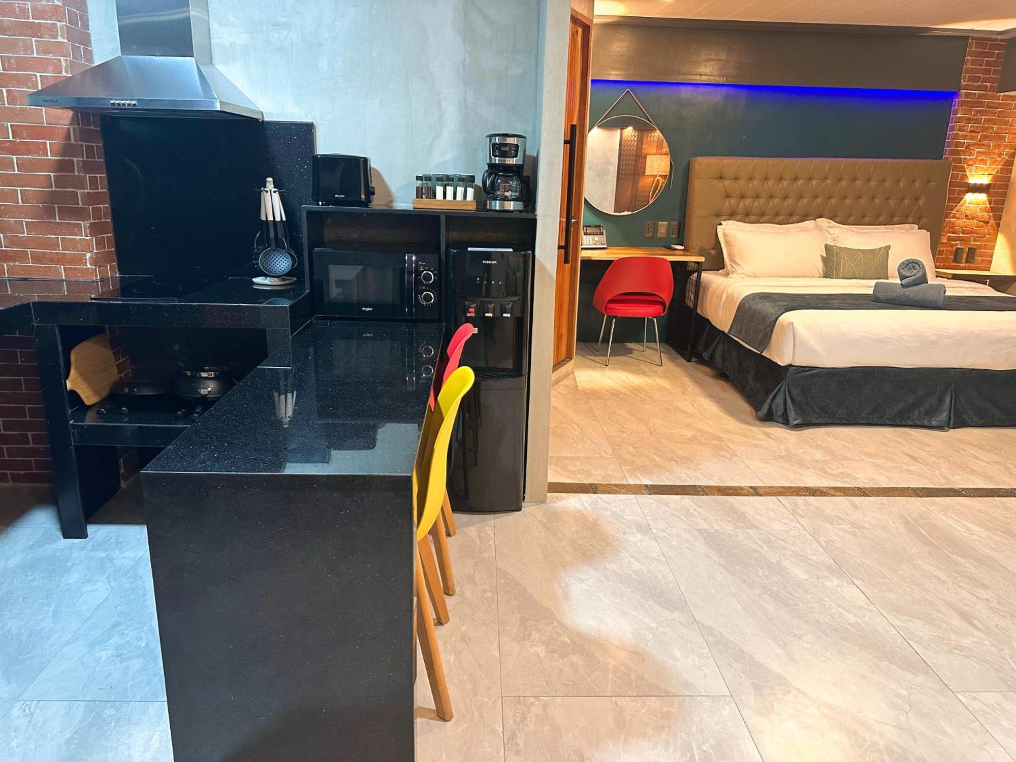 Hotel Blue Tulip - 4mins From Mactan Airport Lapu-Lapu City