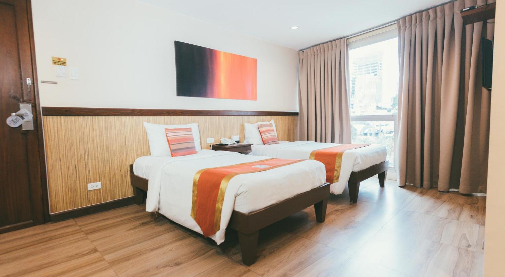 Ns Royal Hotel 2*