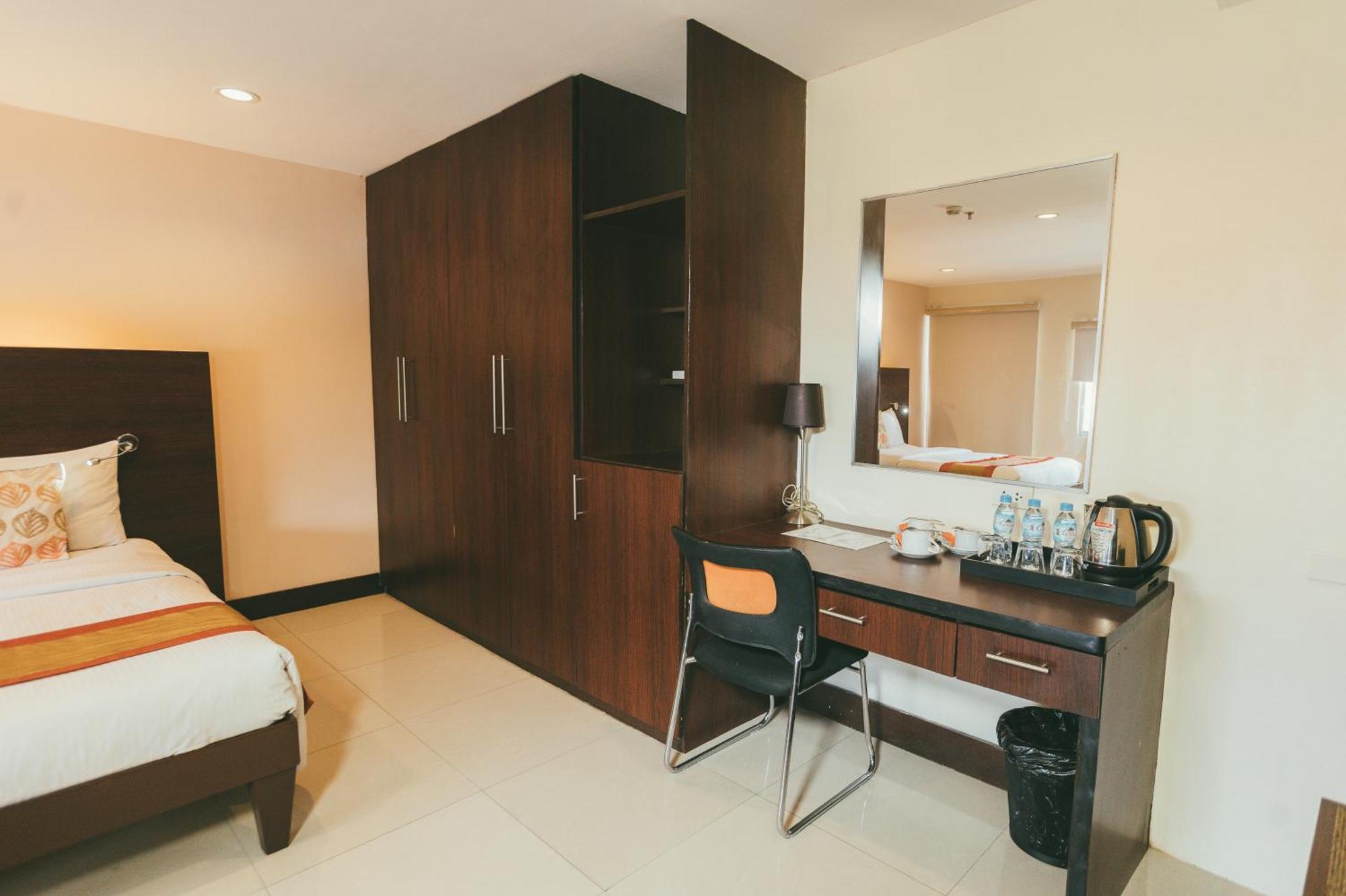 Ns Royal Hotel 2*