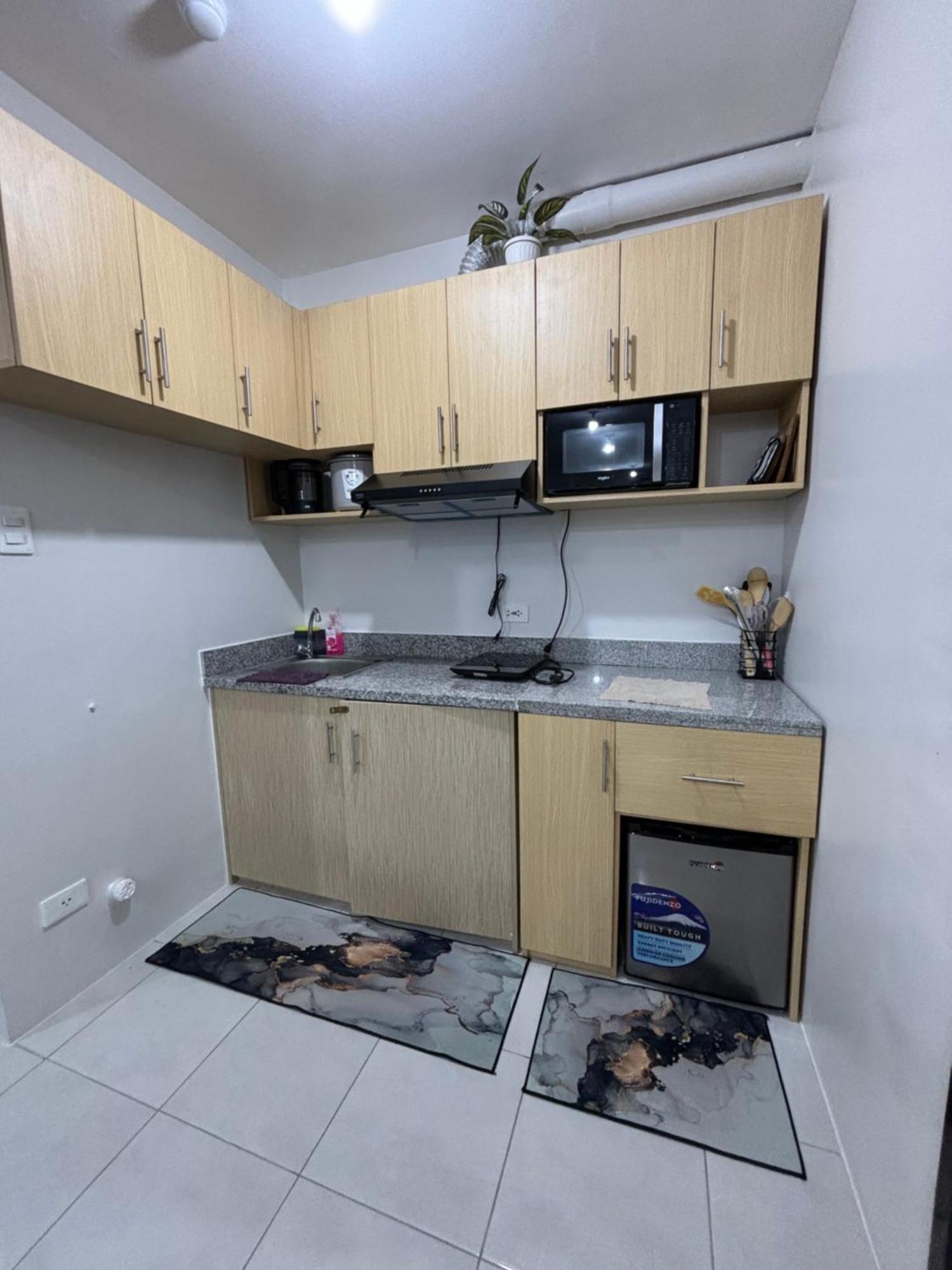 Aparthotel Casa Moanna 2br With Dining, Kitchen, Living Area And Netflix Mandaue City