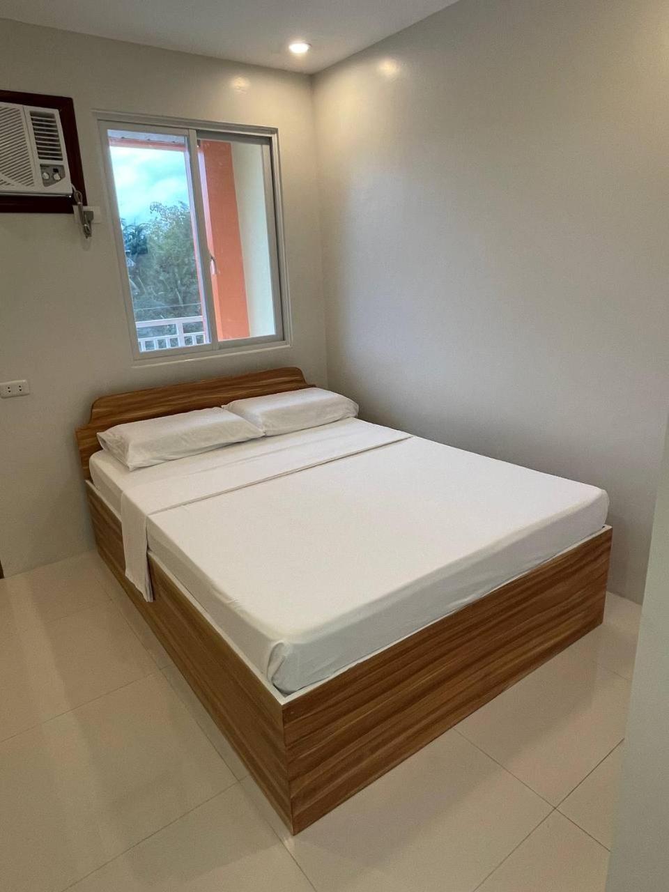 Aparthotel Moalboal-aballe House *