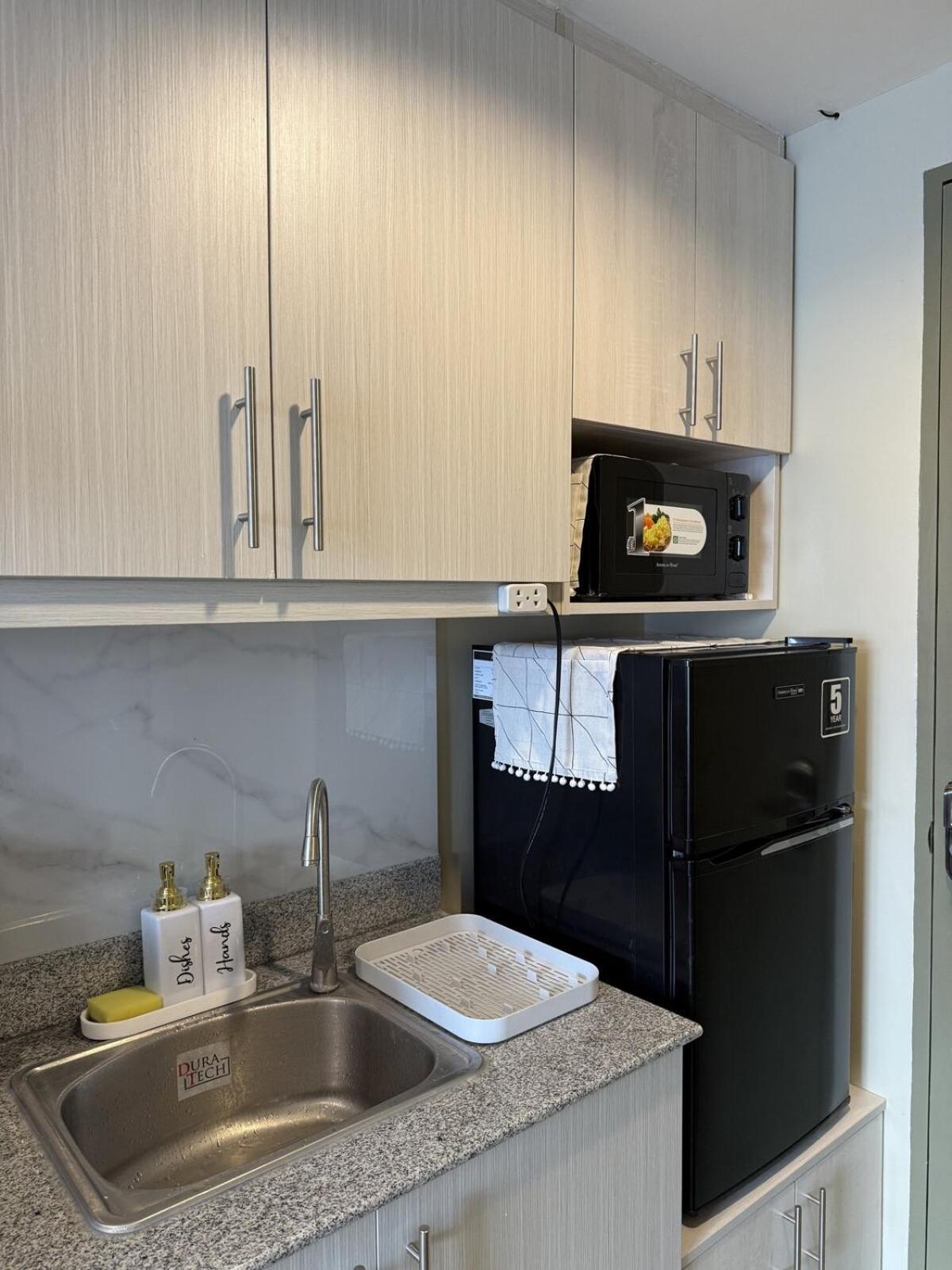 Modern And Cozy Unit With Balcony Near Ayala Center Cebu