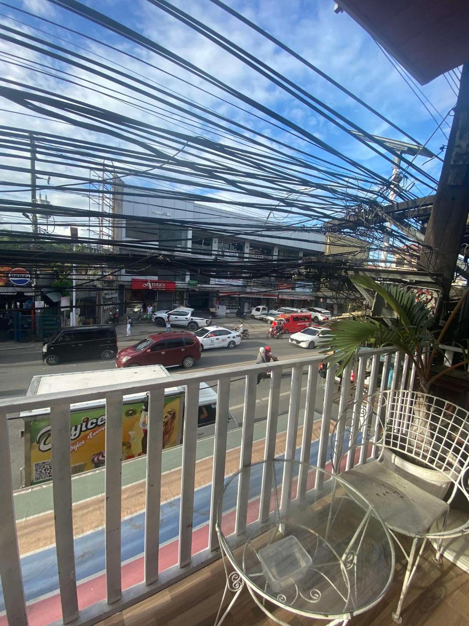 Toncil - Bed And Bath Near Anjo World Hotel cápsula