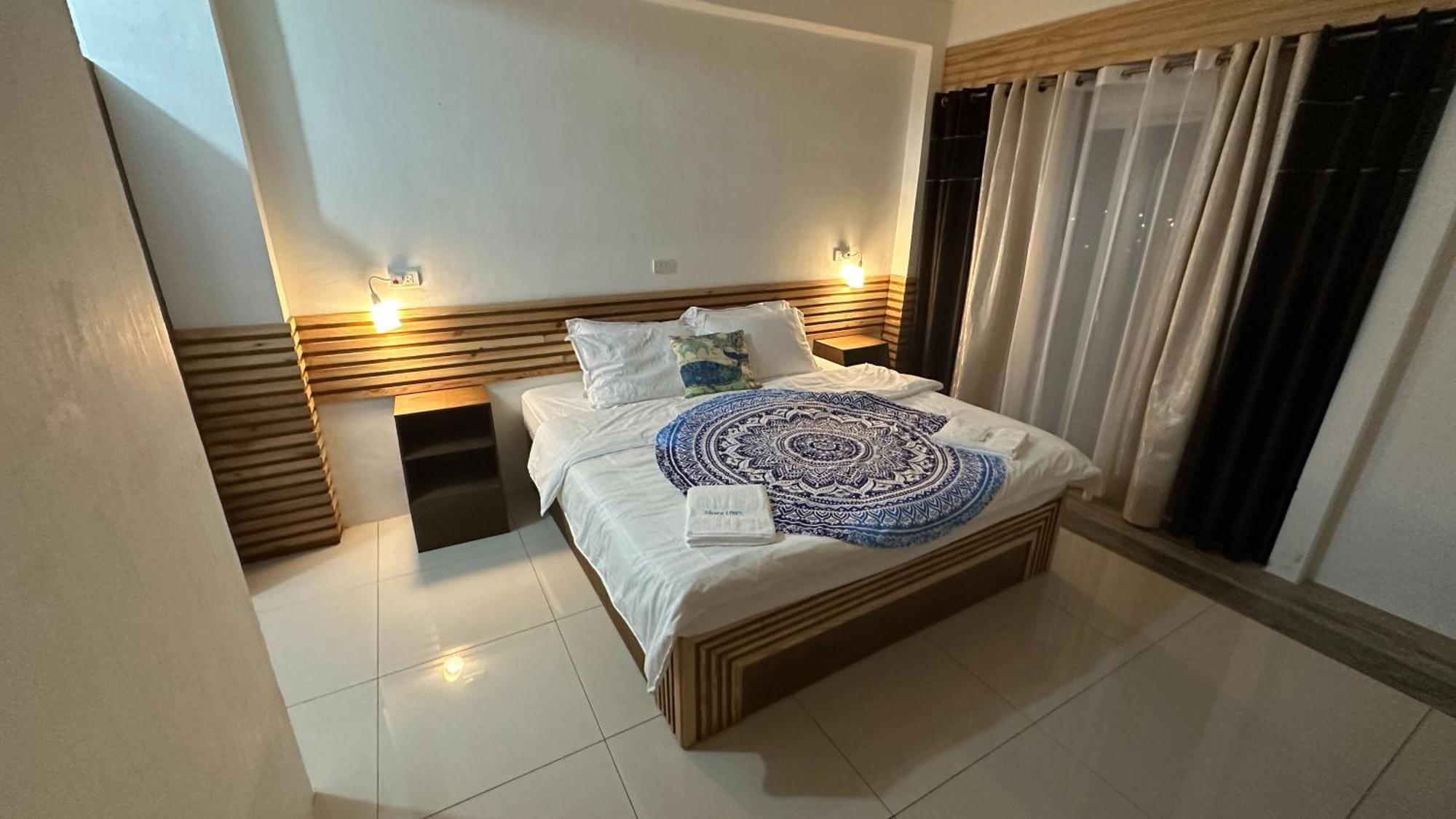 Dapdap Shorelines House *