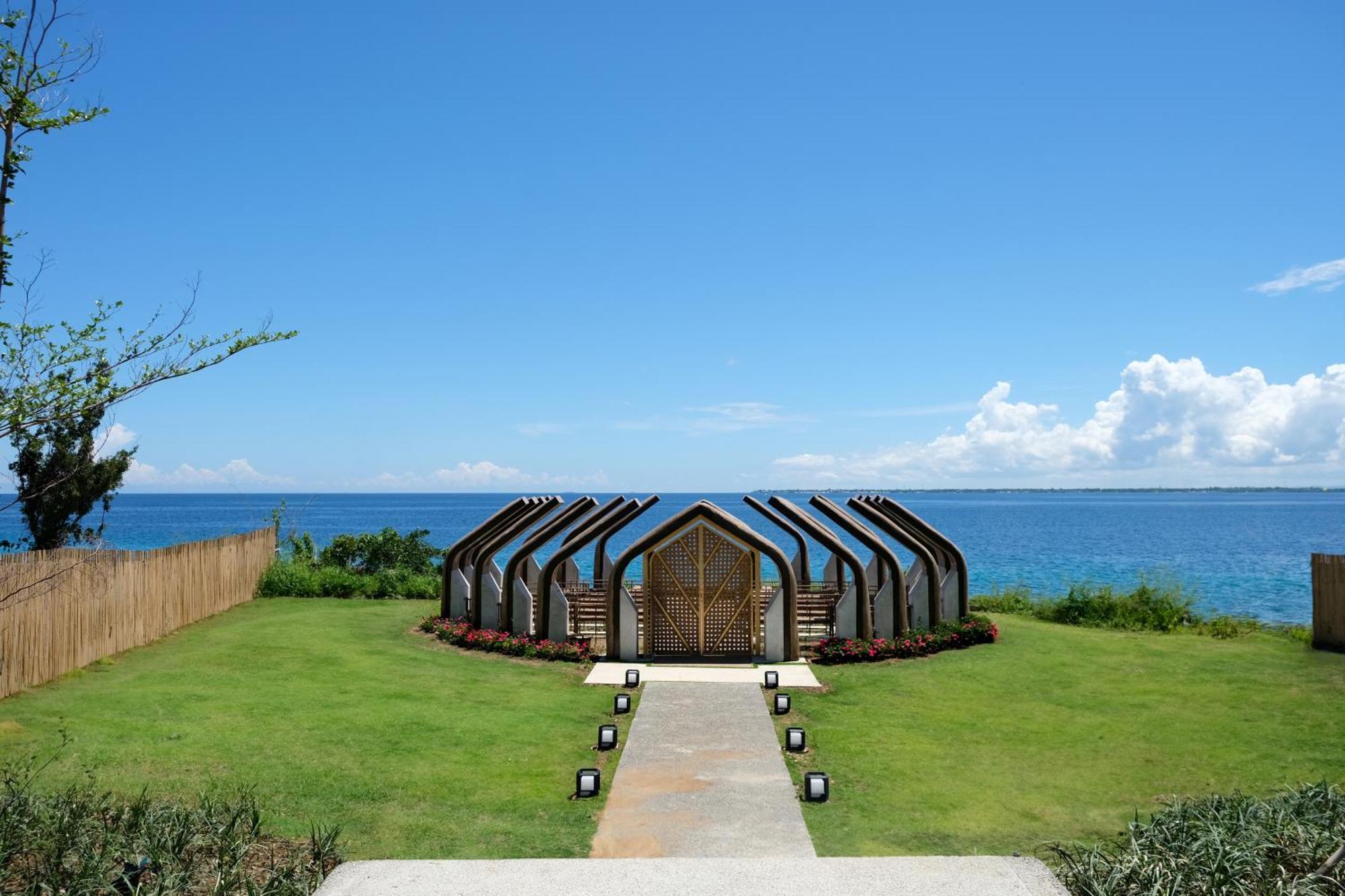Belmont Mactan Hotel 4*