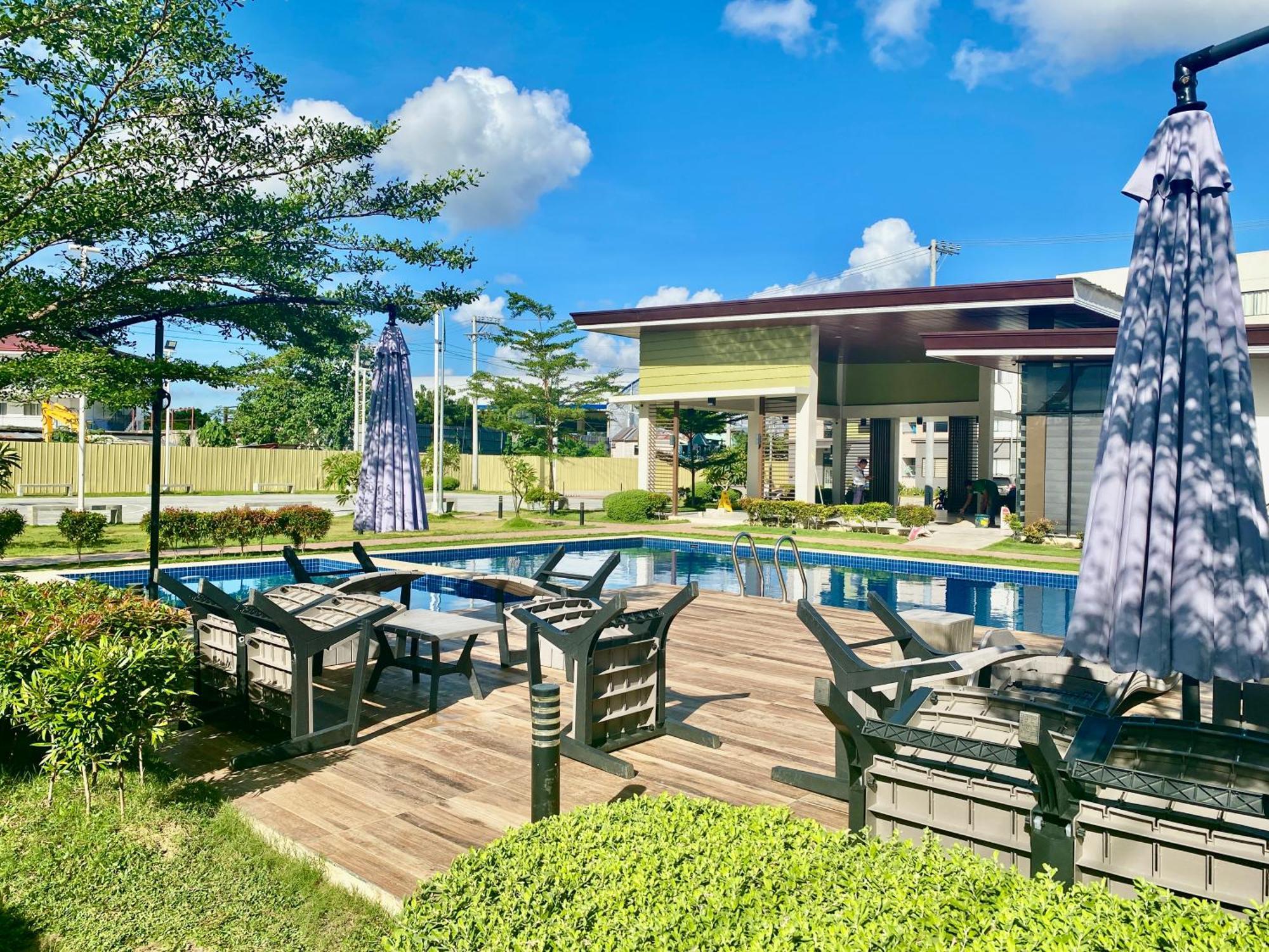 Llames Near Mactan Airport - Rustic & Spacious Aparthotel *