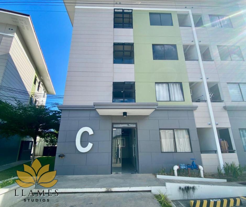 Llames Near Mactan Airport - Rustic & Spacious