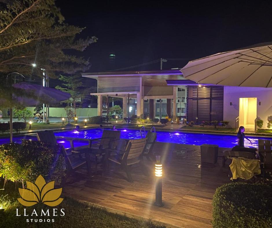 Llames Near Mactan Airport - Rustic & Spacious *