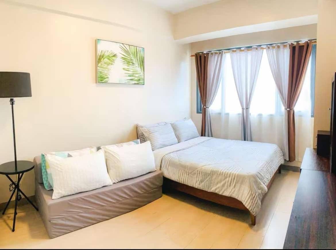 2br Unit With Balcony- Pool Access- Near Airport 4*