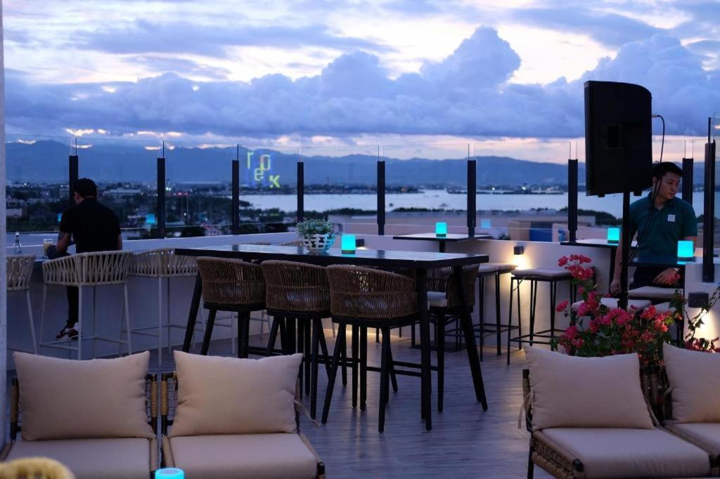 1521 & 3* Cebu