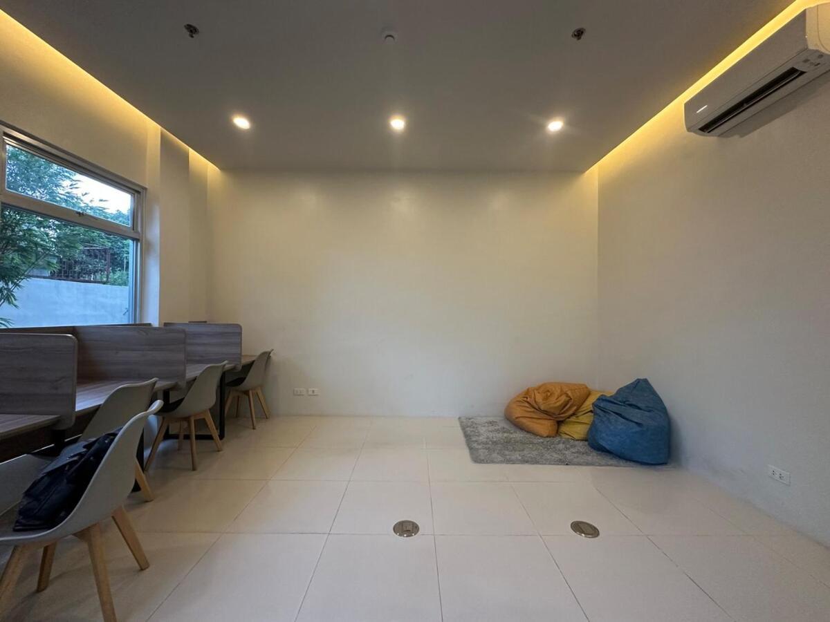 View Near Fuente Osmena Netflix Wifi Pool Apartment Cebu