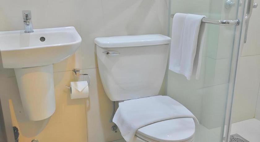 Hotel Azia And Residences 3*