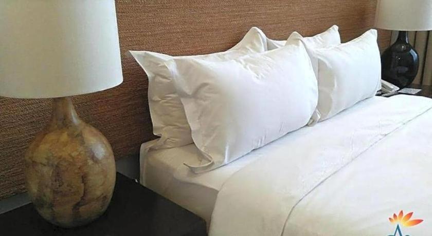 Hotel Azia And Residences Cebu