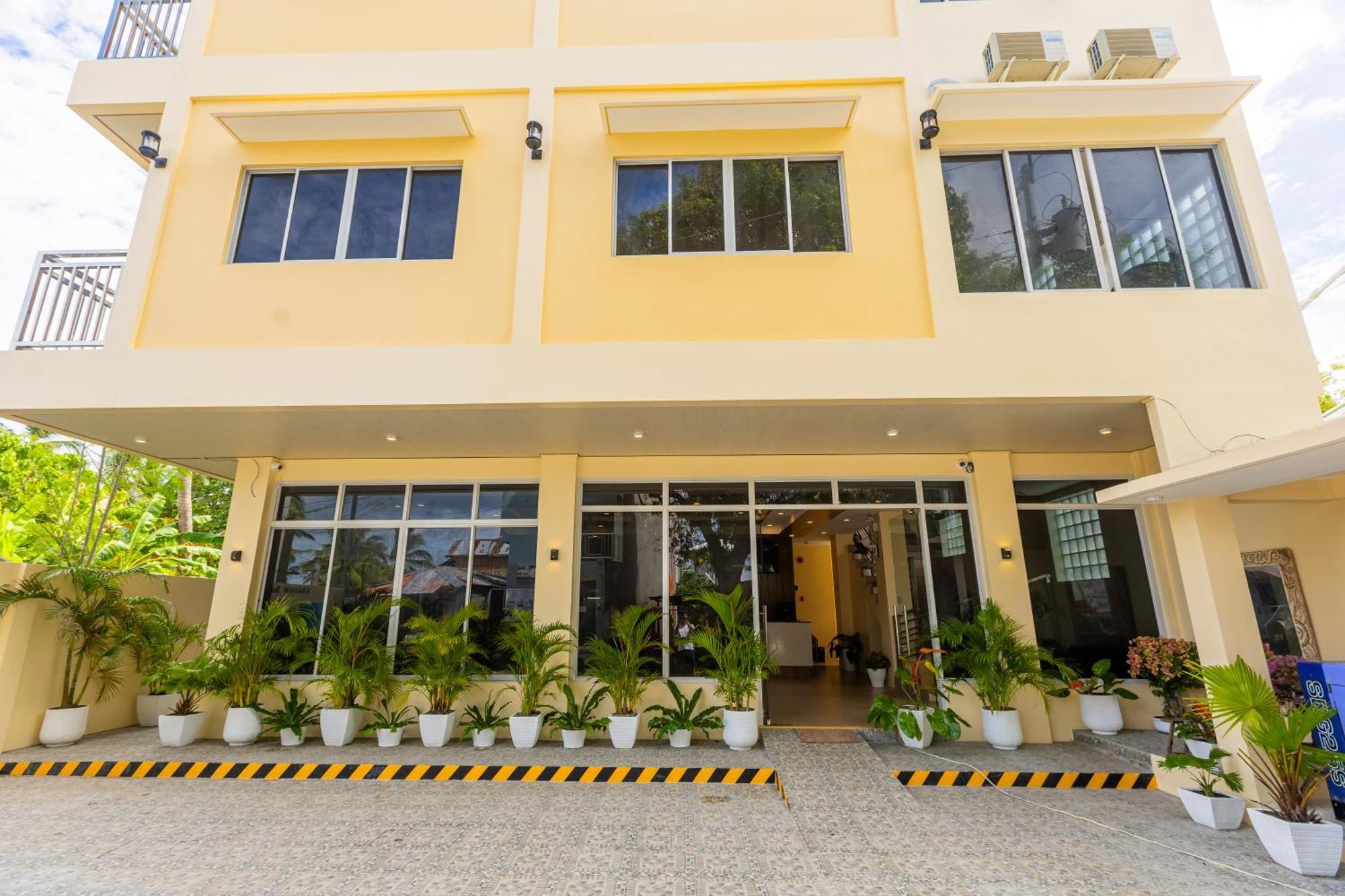 Anahaw Seaside Hotel 3*