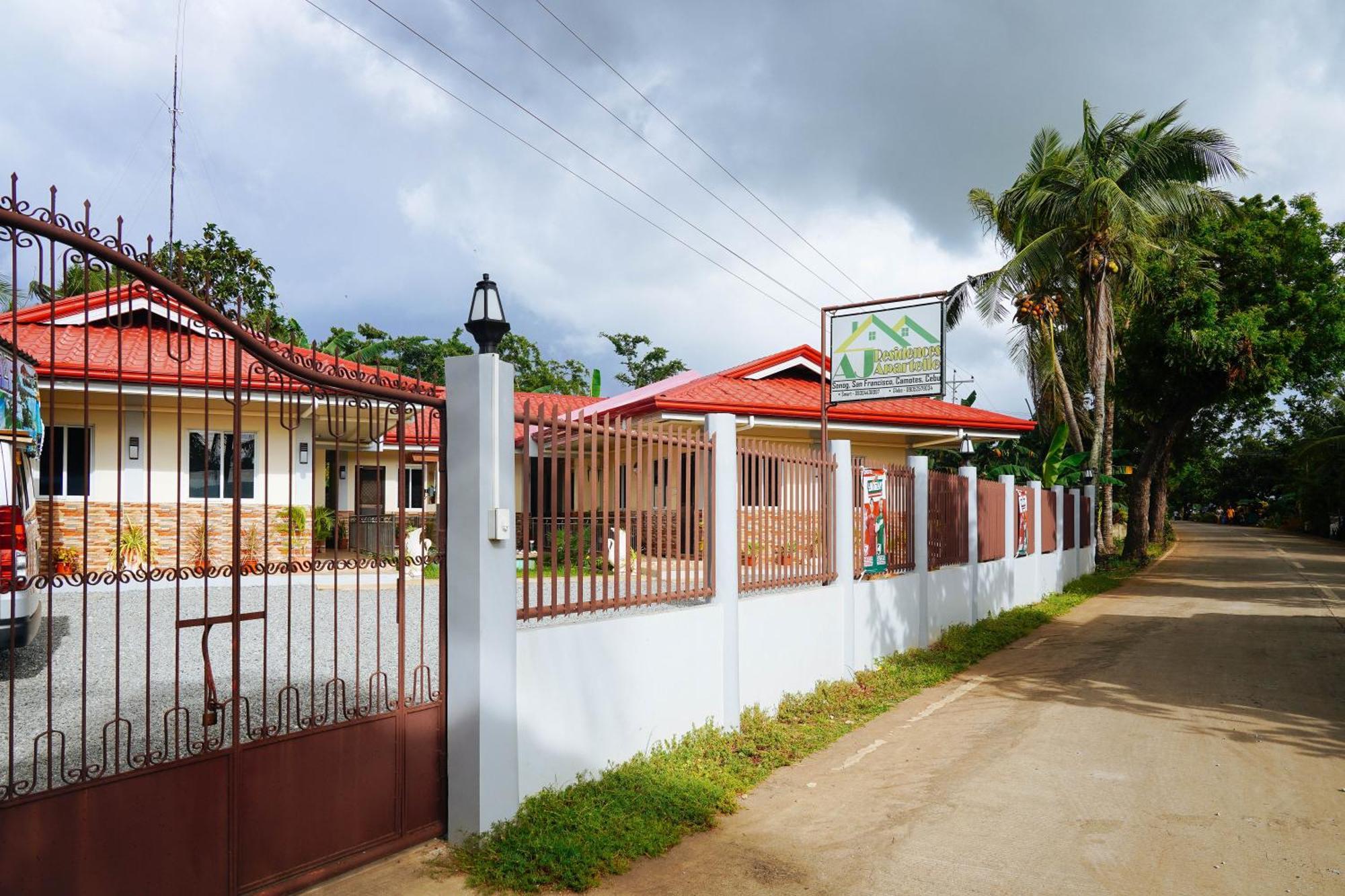 Hotel Aj Residences Apartelle Camotes Redpartner 2*