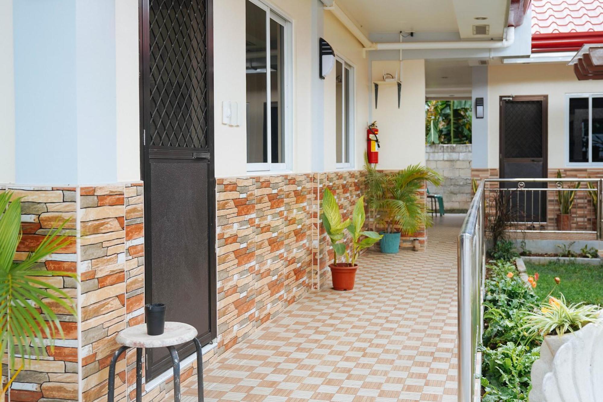 Aj Residences Apartelle Camotes Redpartner Hotel Esperanza