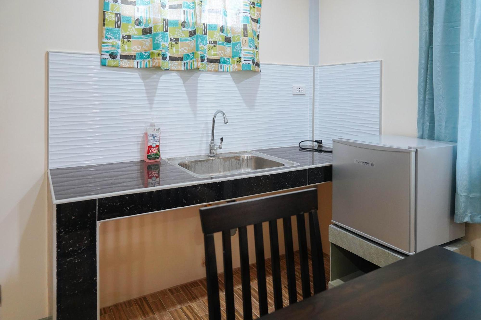 Aj Residences Apartelle Camotes Redpartner 2* Esperanza