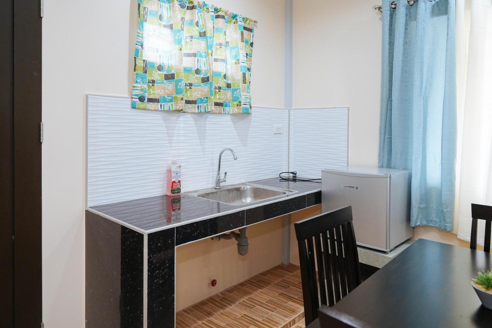 Aj Residences Apartelle Camotes Redpartner 2*