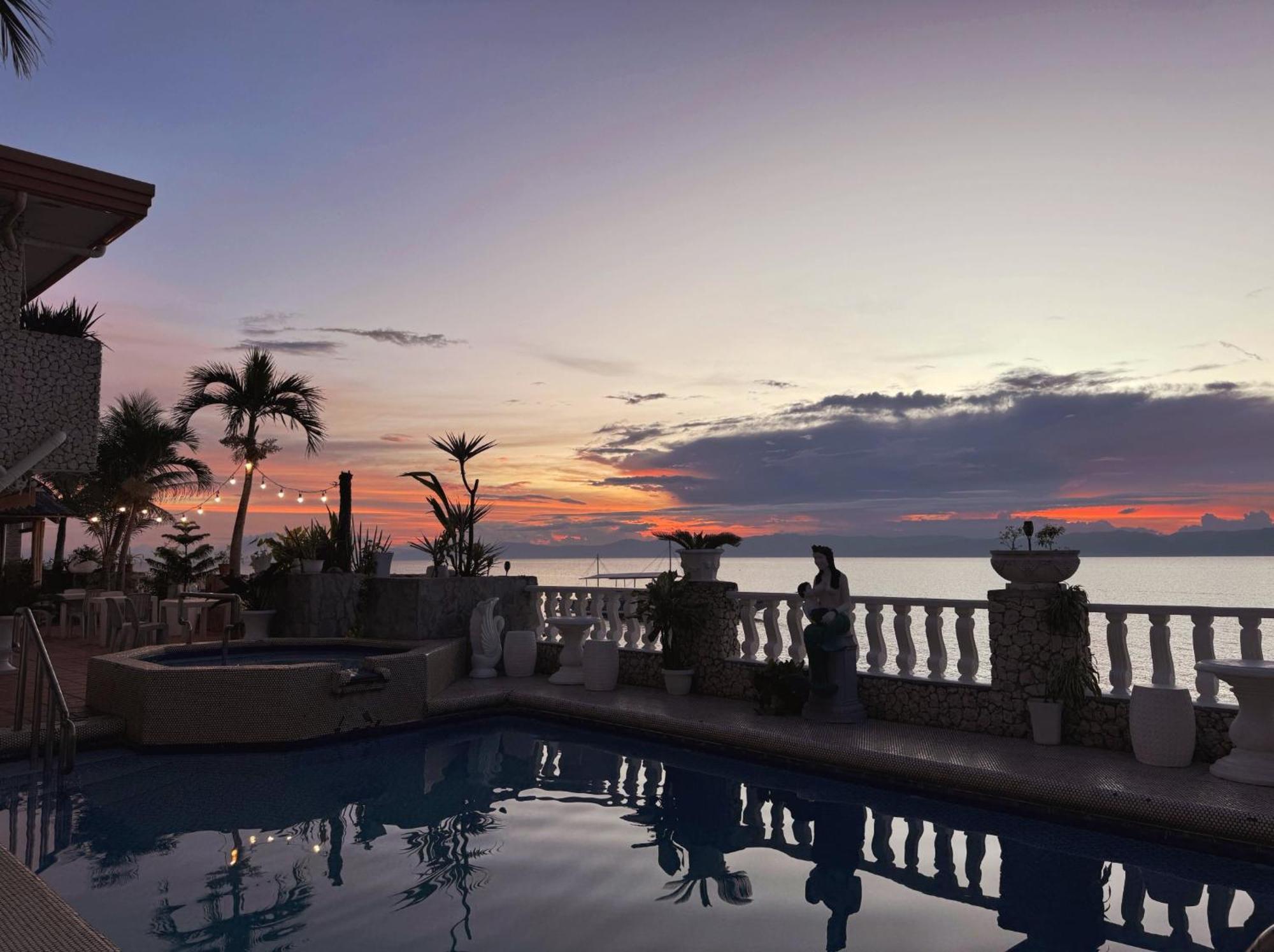 Sunset 3* Moalboal