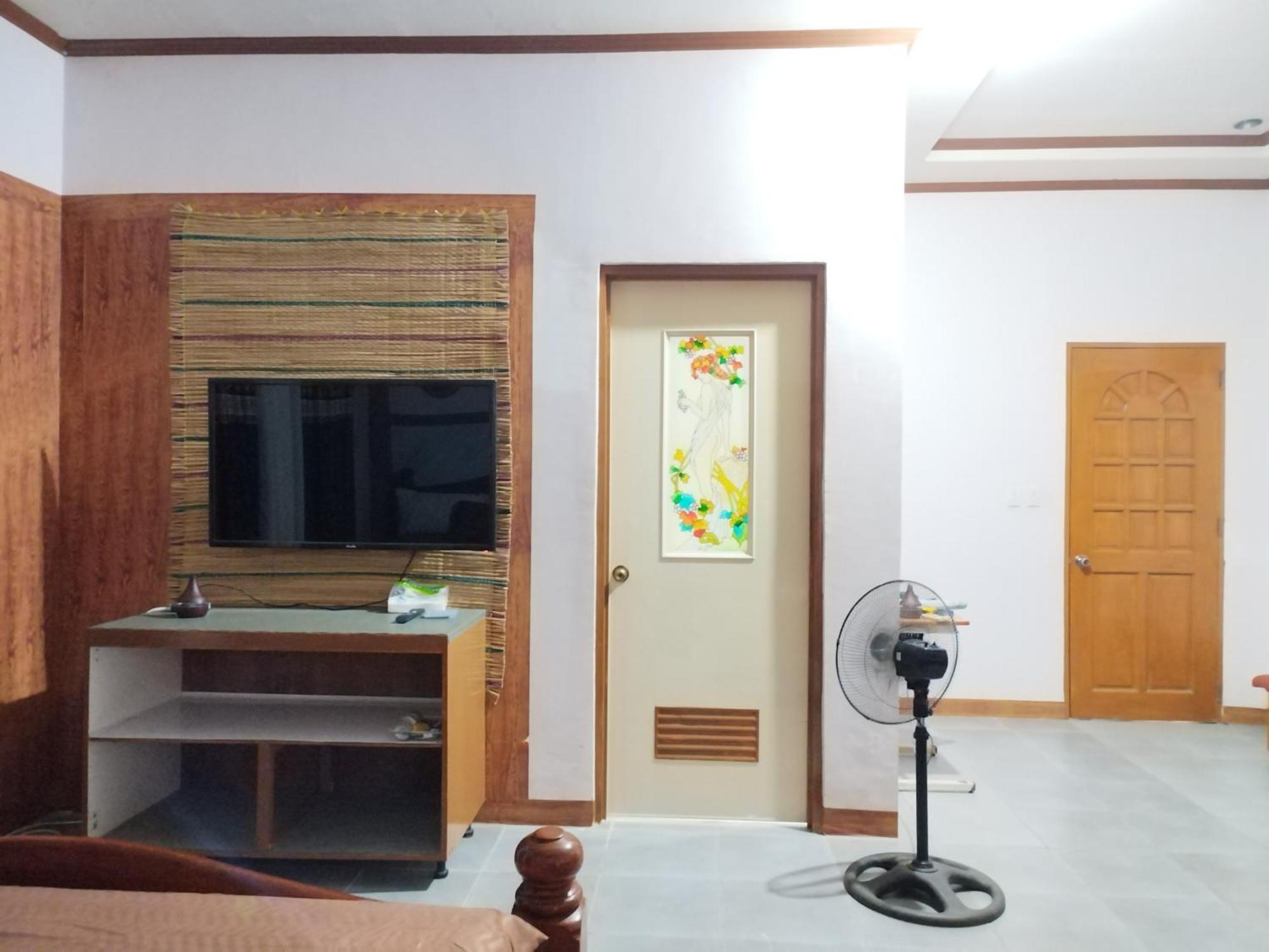 R & J In Naga Cebu Homestay