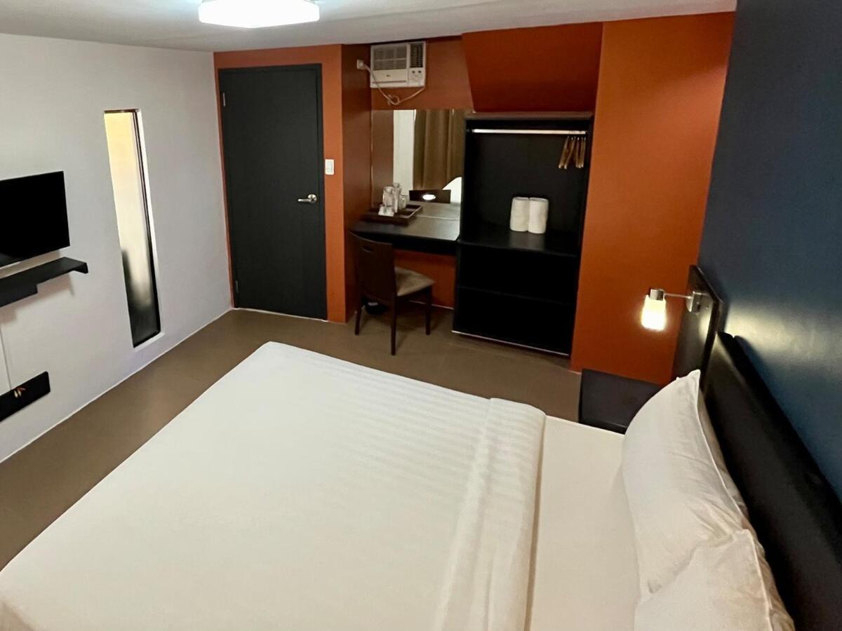 Apartment Soho-style Loft - Center With 4br, Wifi And Gameroom Cebu