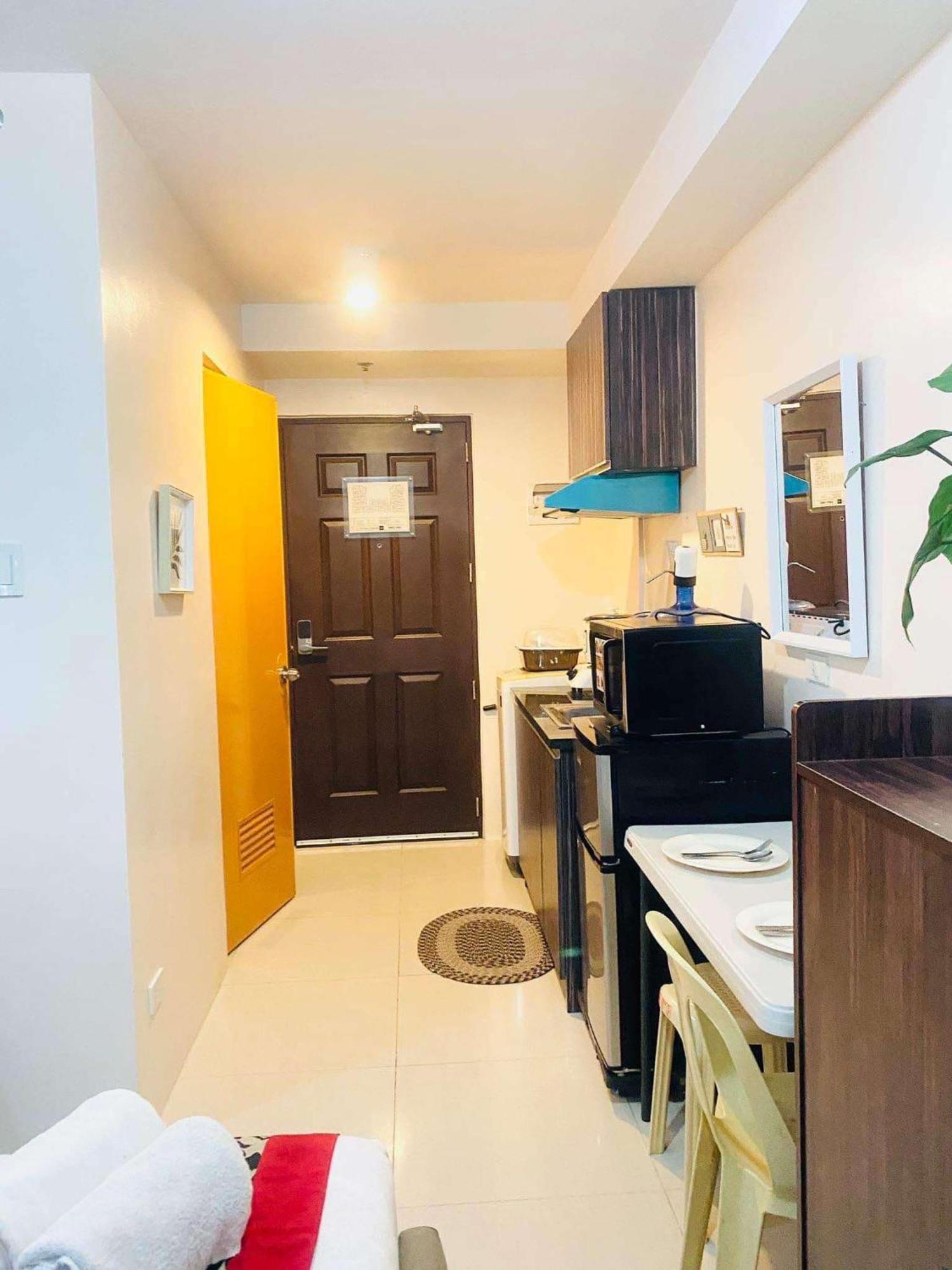 Persimmon Condominium City Apartment