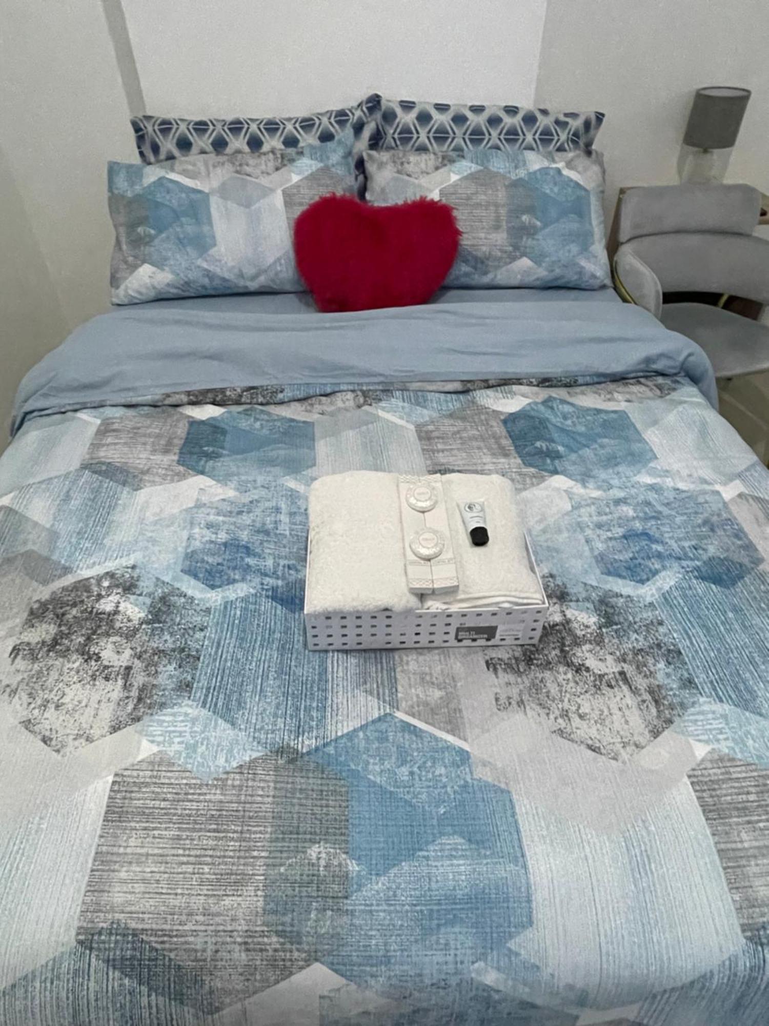 Aparthotel La Staycation At West Jones Residences Cebu