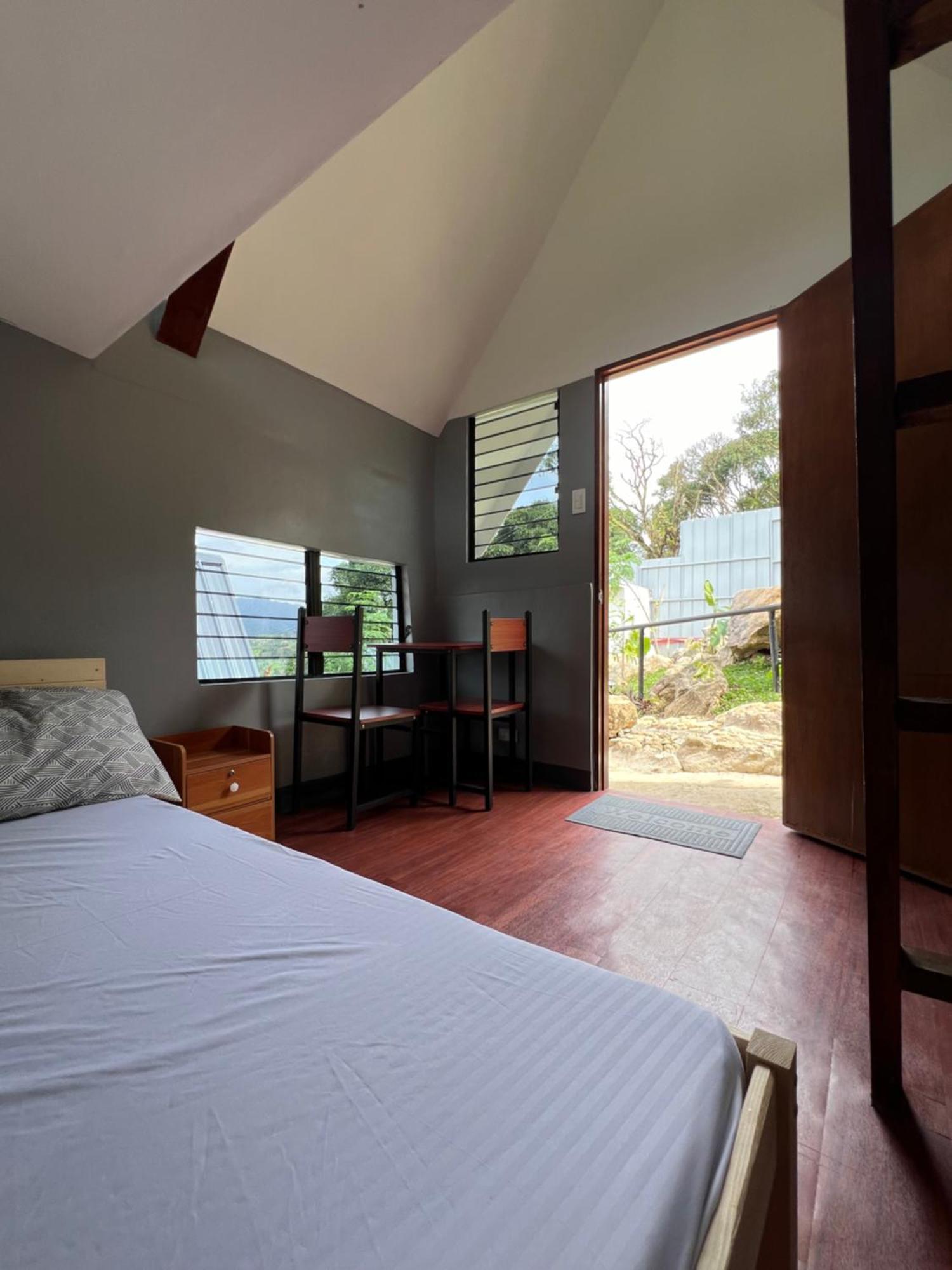 Hostel Hideout Sa Babag