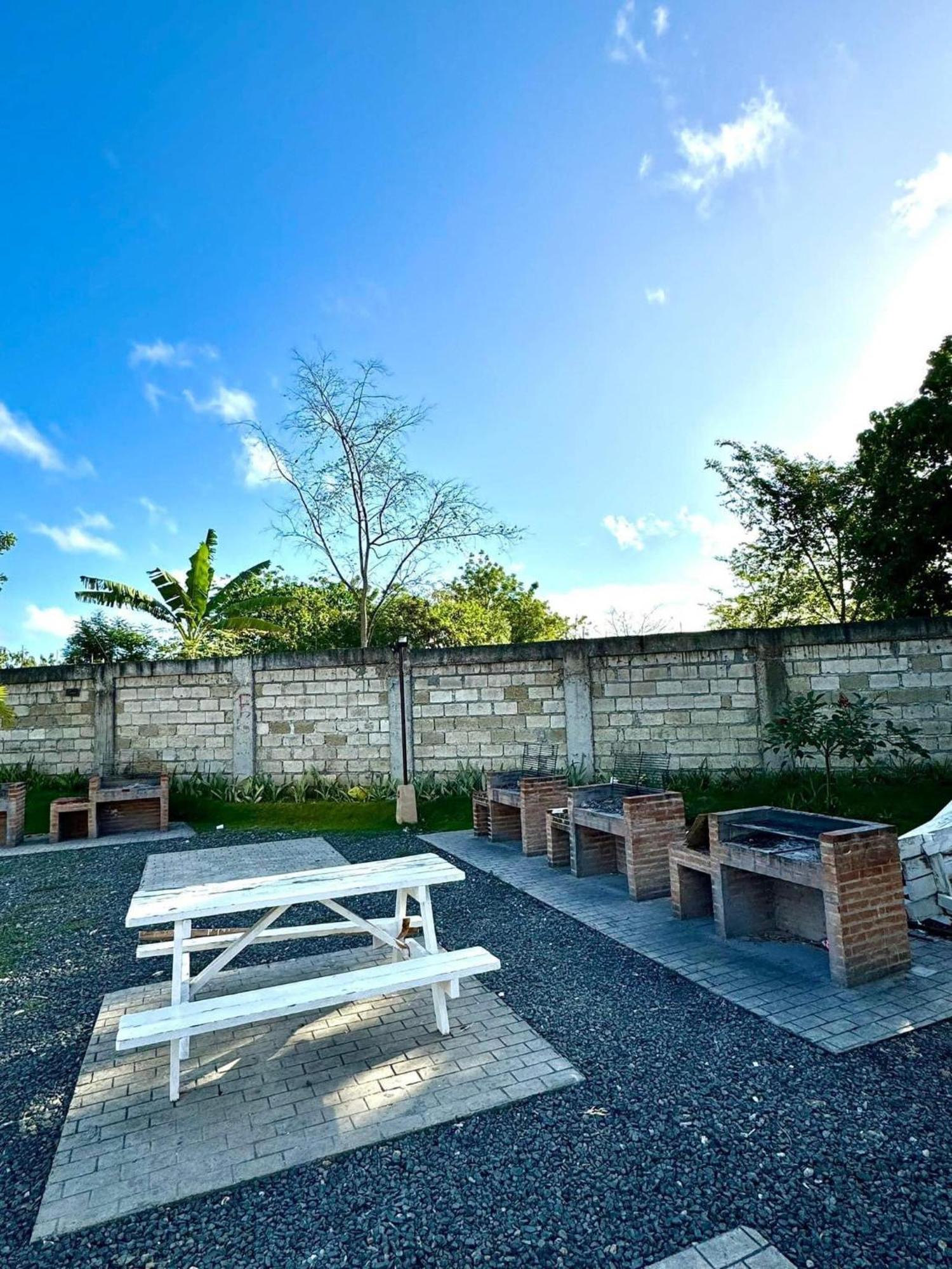 Affordable Staycation Near Airport And Suba Basbas
