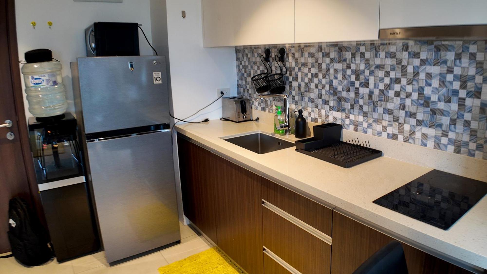Dominiks Stylish Gem Ocean View Pool Queen Bed At Tambuli 8 Floor Fast Wifi Apartment