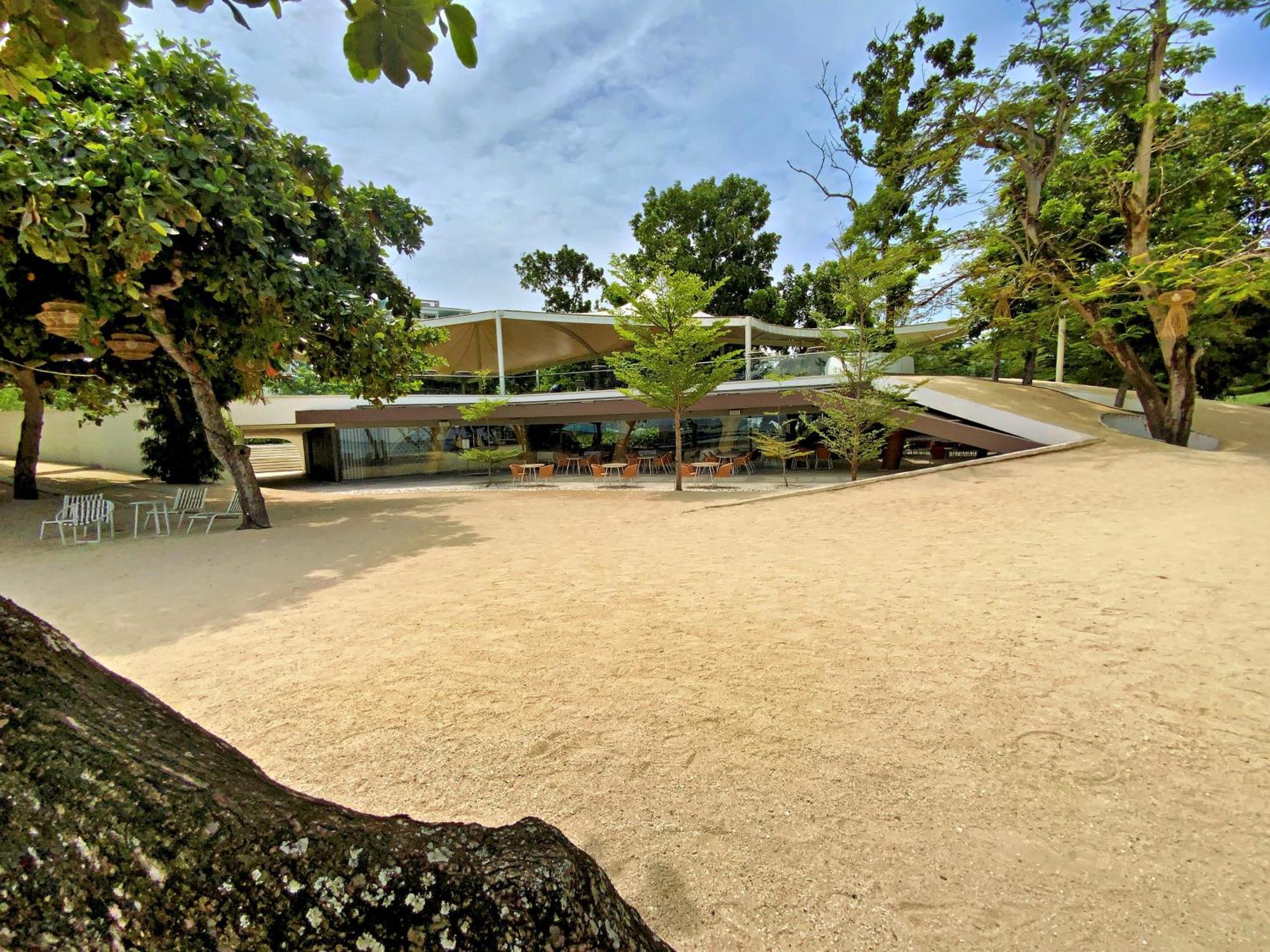 Dominiks Stylish Gem Ocean View Pool Queen Bed At Tambuli 8 Floor Fast Wifi Apartment *